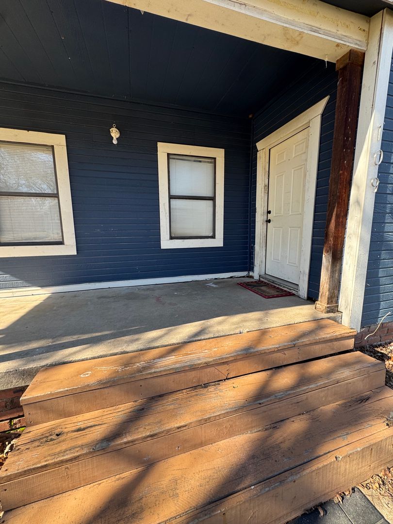 109 E Ne Property Photo 2