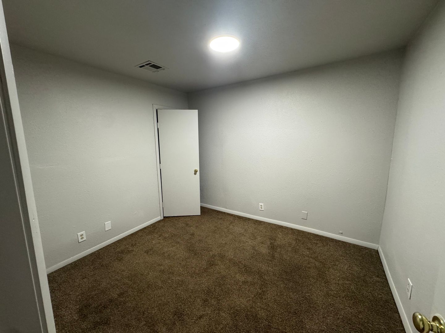 109 E Ne Property Photo 6