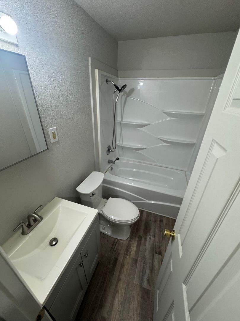 109 E Ne Property Photo 7