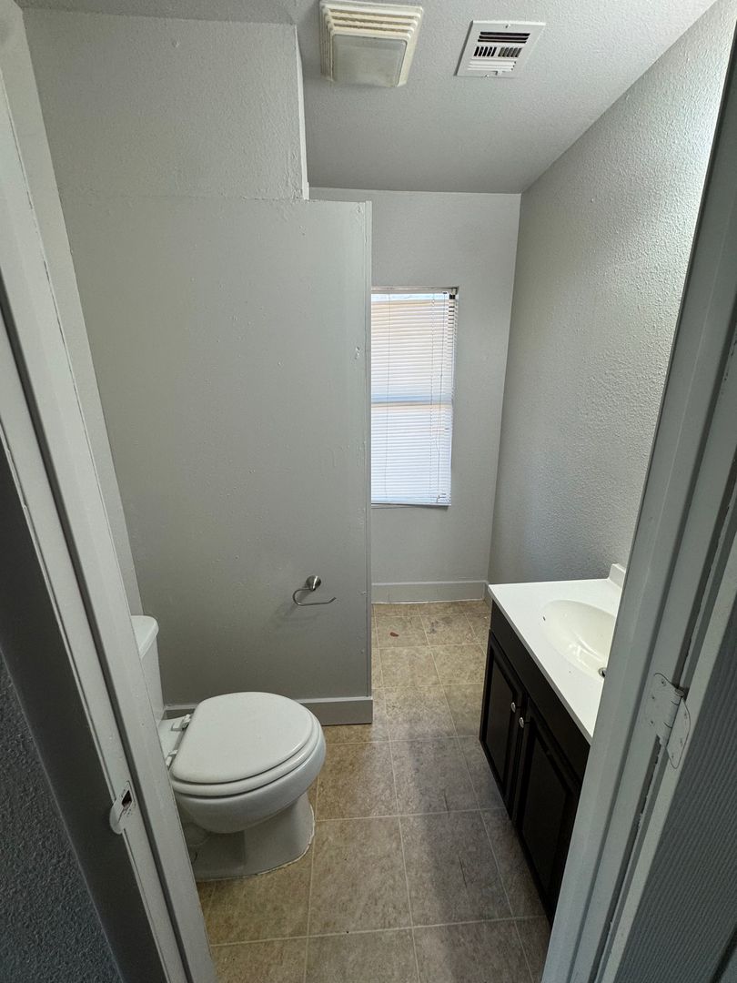 109 E Ne Property Photo 10