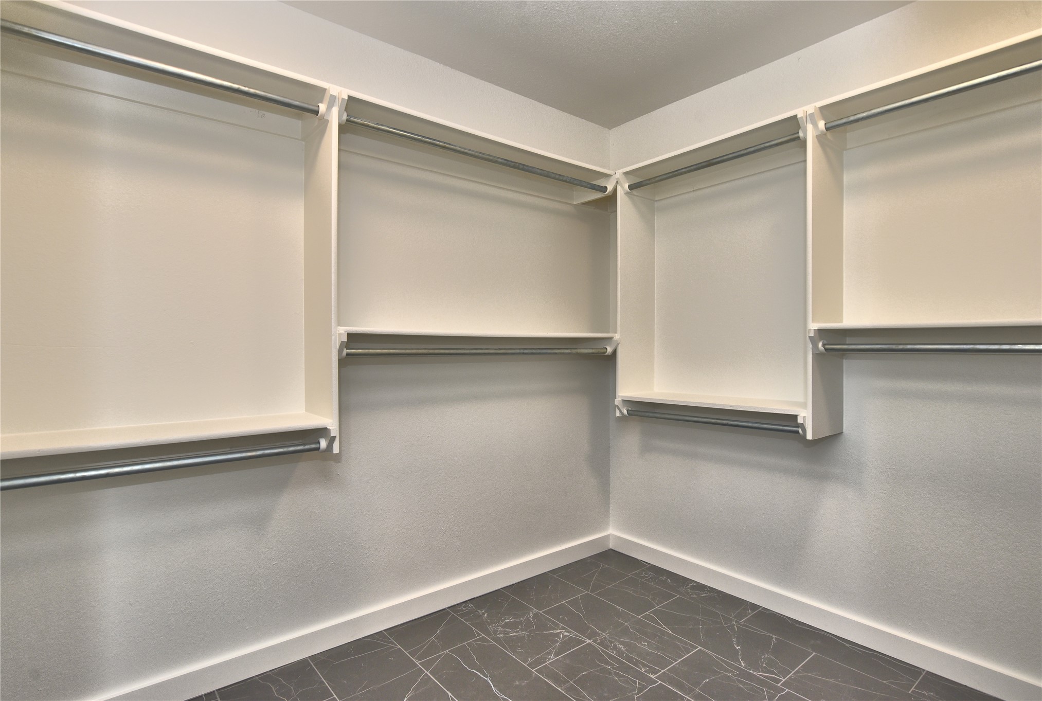 225 E Seminole Place Property Photo 19