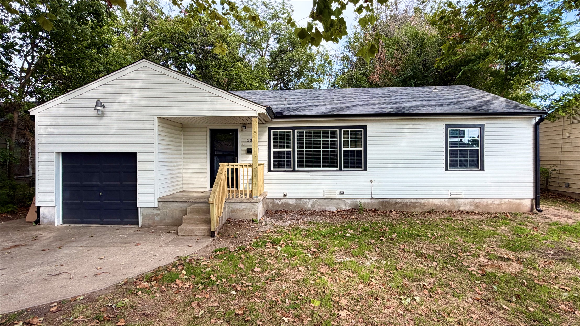 5007 S Quincy Avenue Property Photo 1