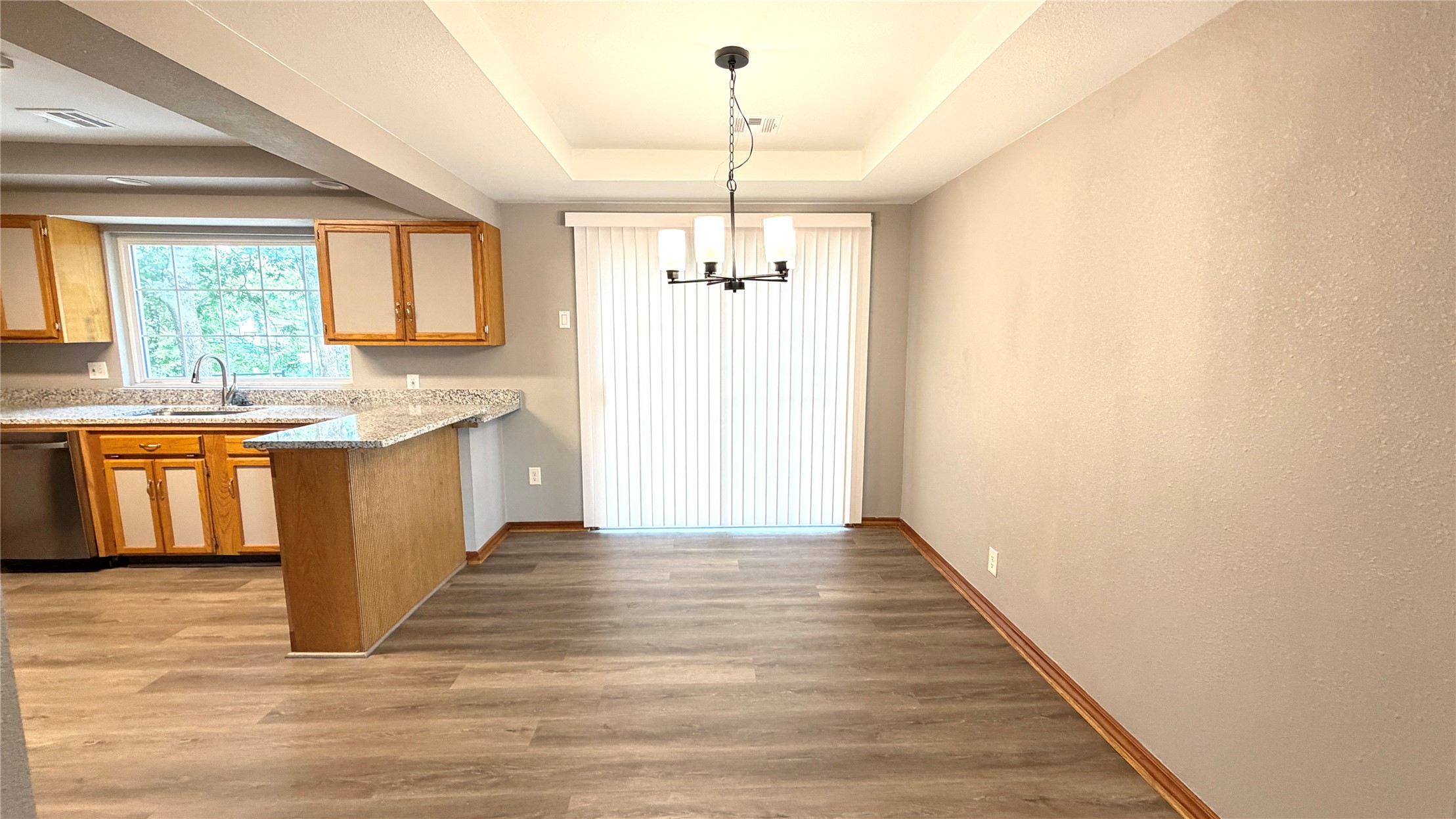 5007 S Quincy Avenue Property Photo 9