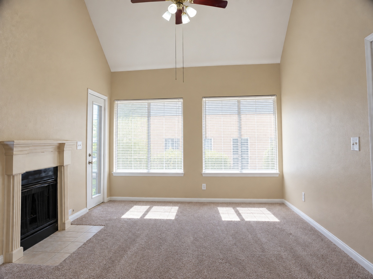 6639 S Victor Avenue Gf207 Property Photo 5