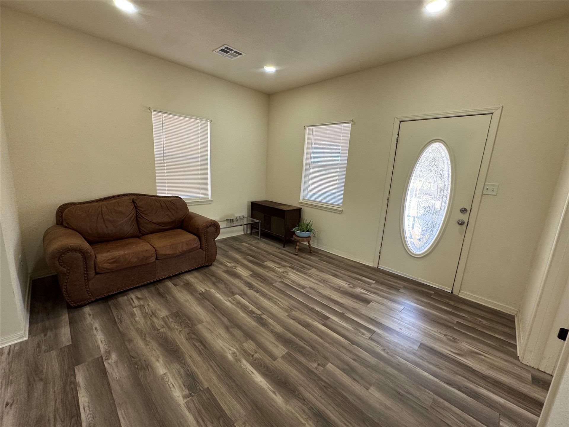 1128 Shawnee Property Photo 5