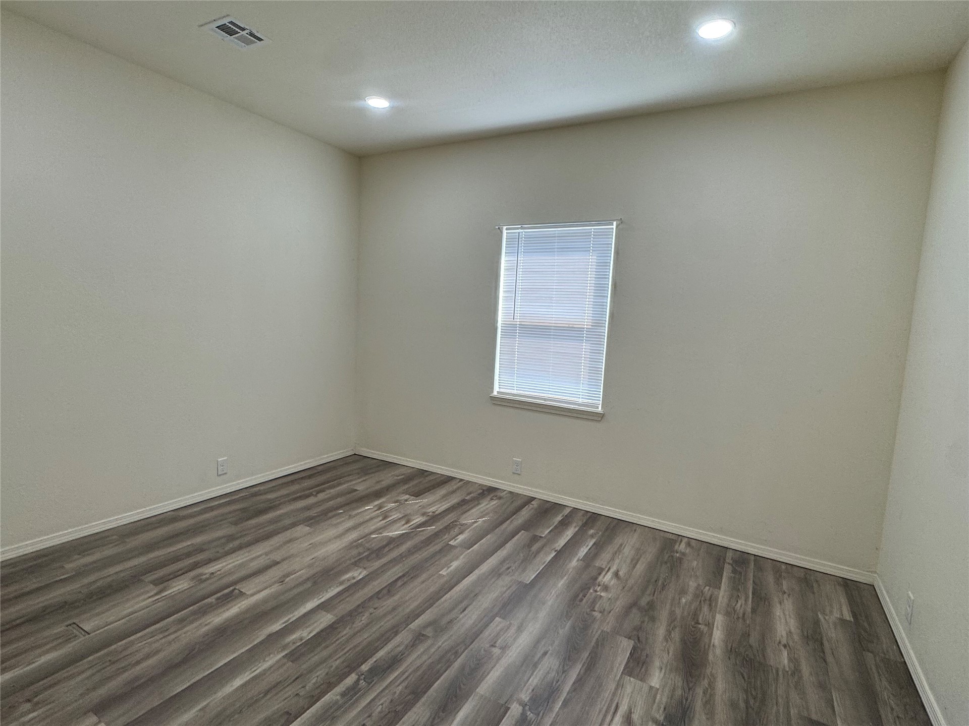 1128 Shawnee Property Photo 12