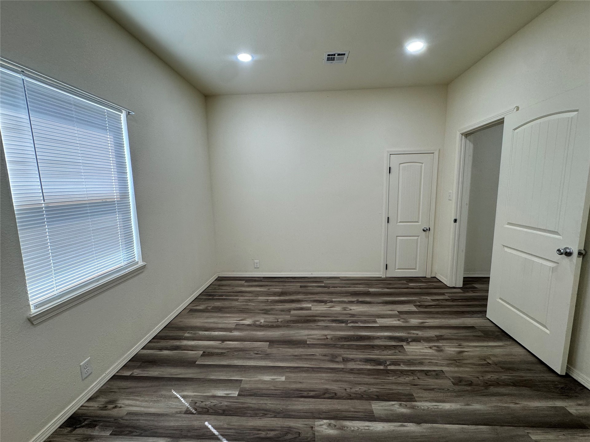 1128 Shawnee Property Photo 13