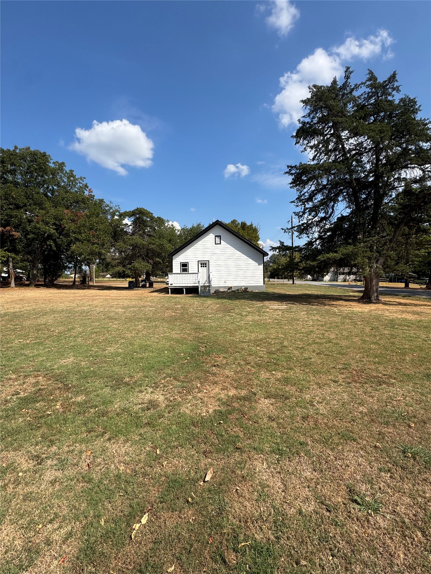 1128 Shawnee Property Photo 21