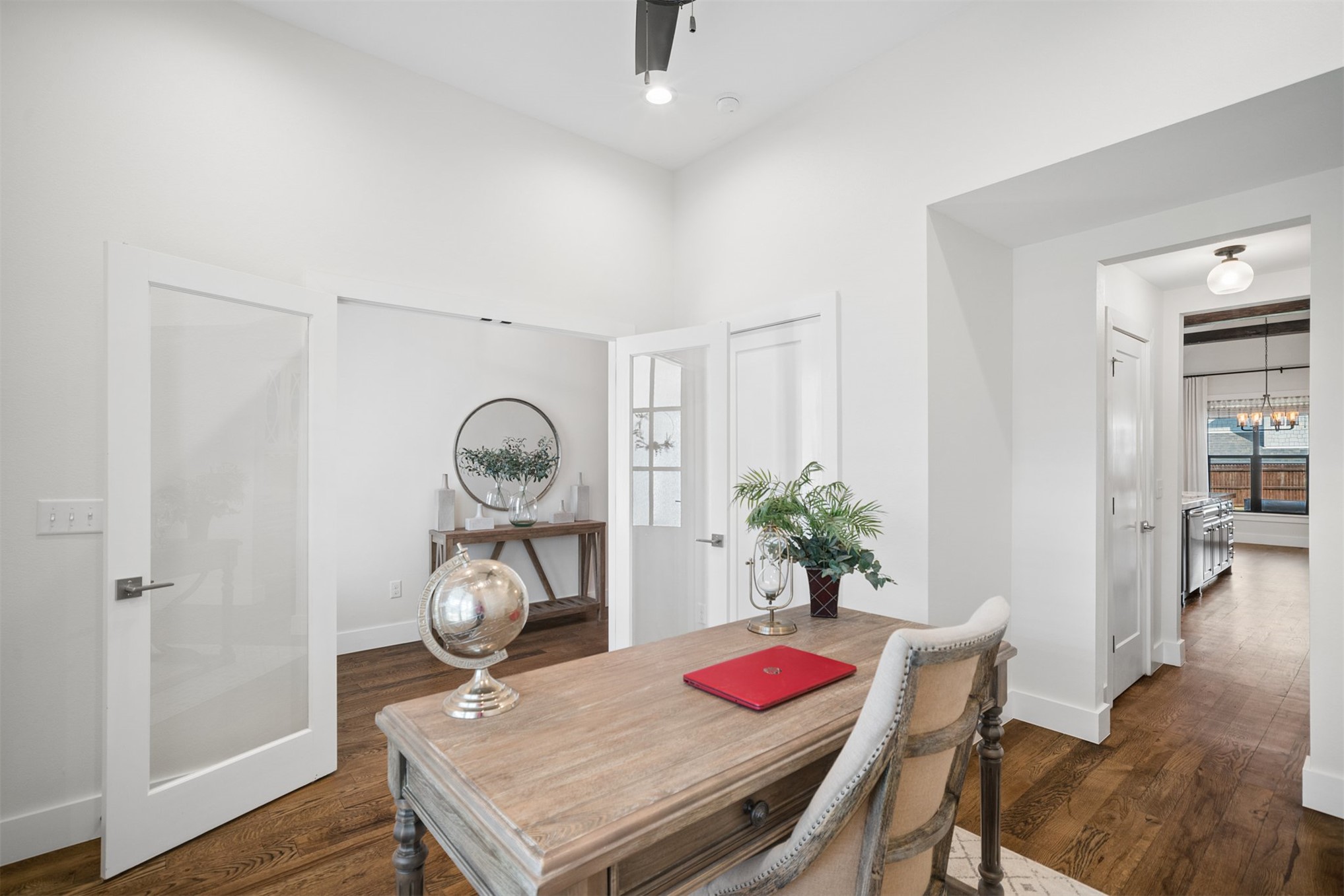 2240 W Charlotte Street Property Photo 6