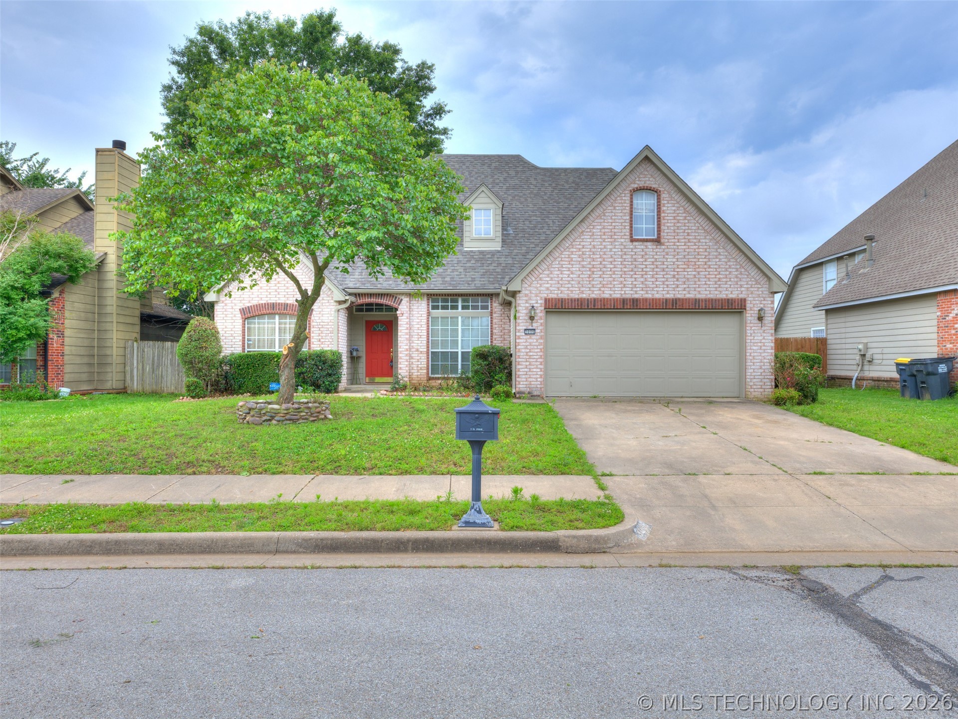 3006 N G Street Property Photo 1