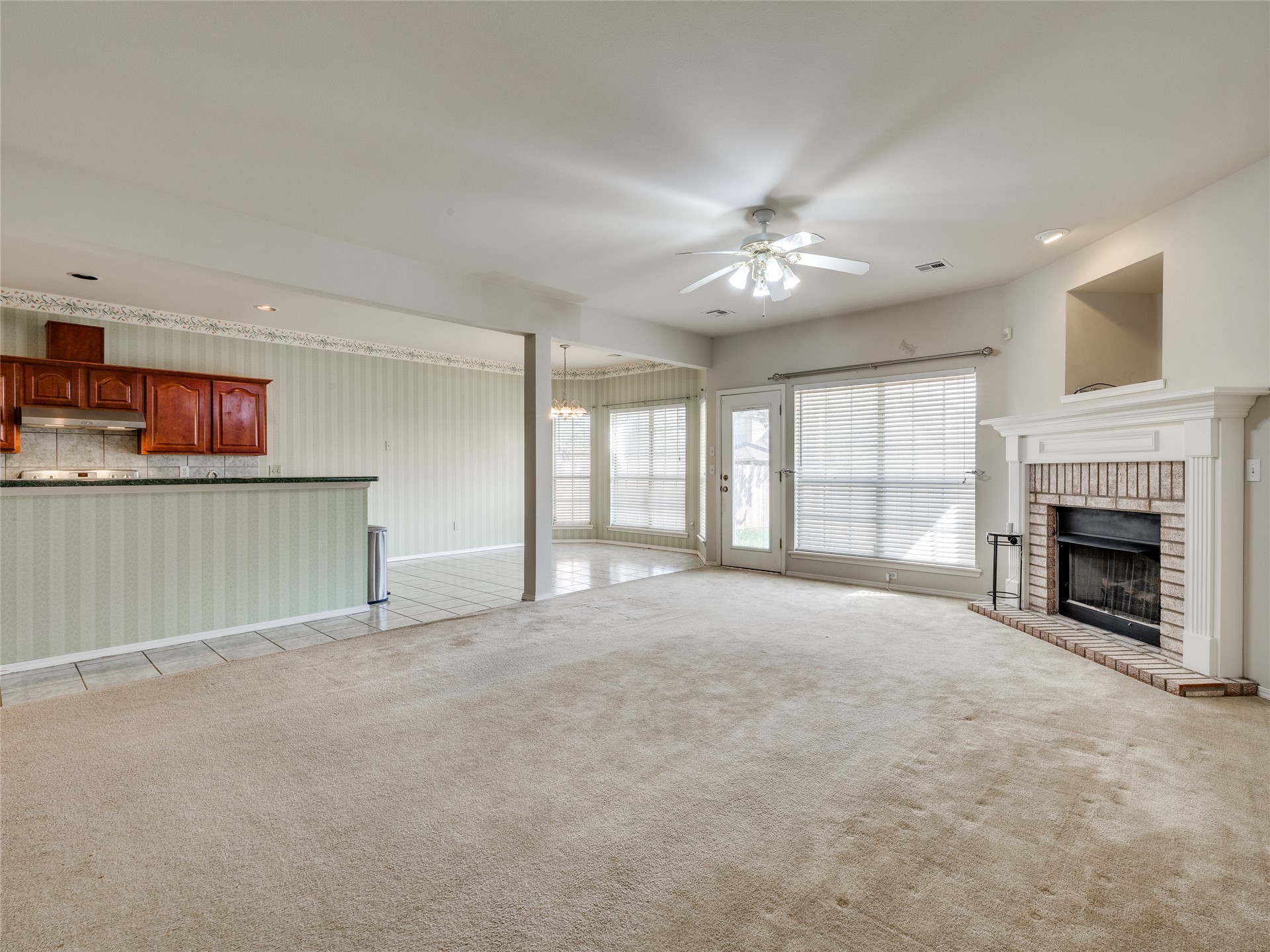 3006 N G Street Property Photo 6