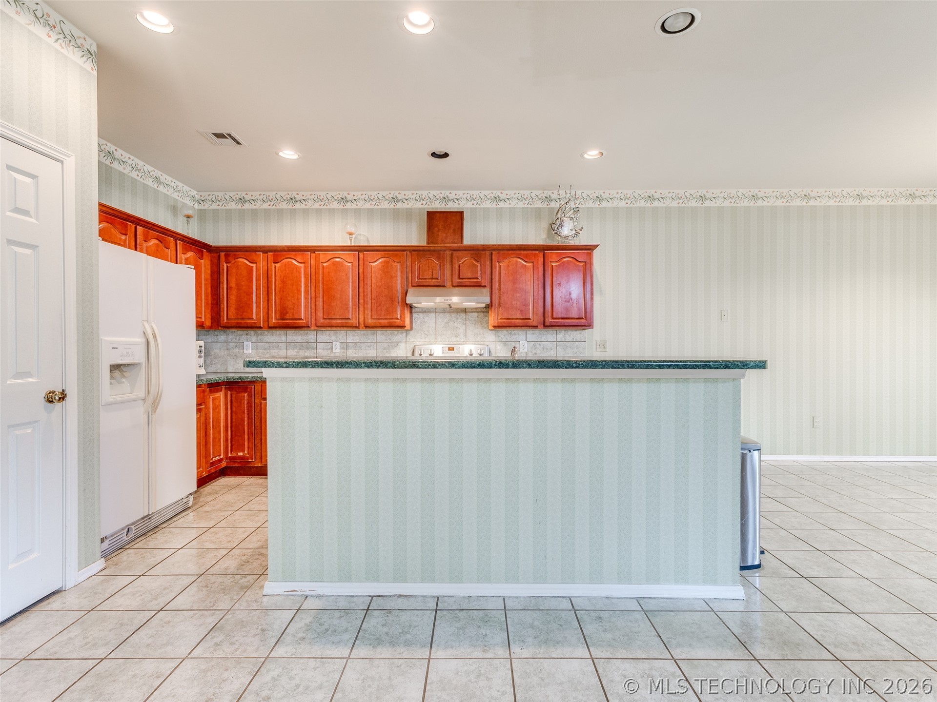 3006 N G Street Property Photo 9
