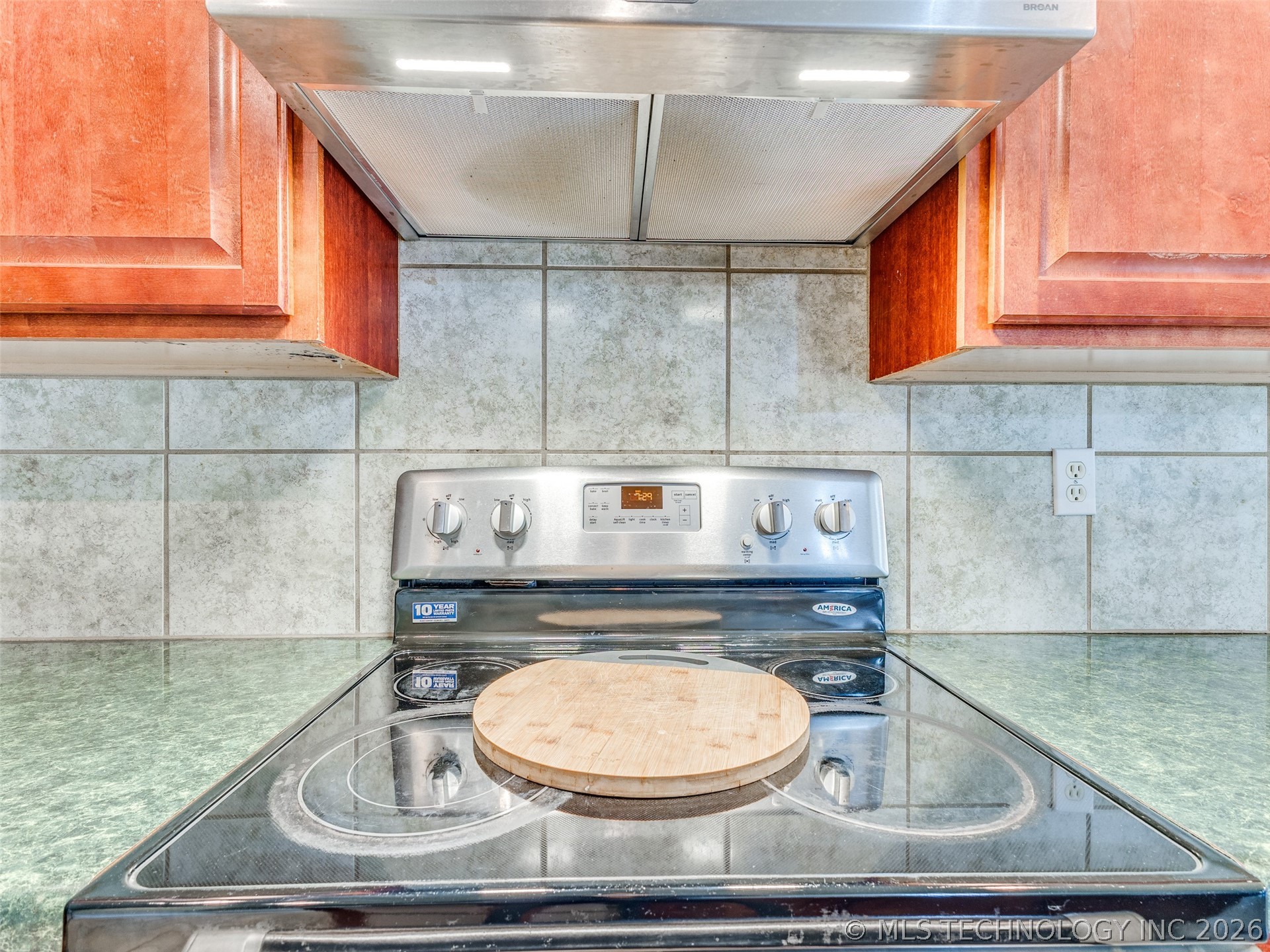 3006 N G Street Property Photo 12