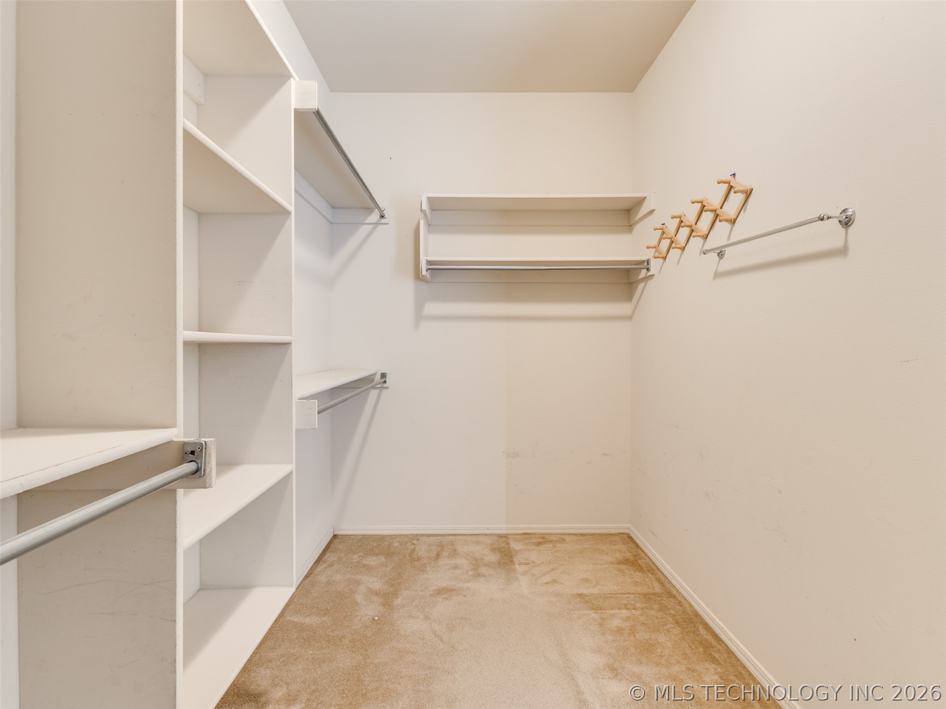 3006 N G Street Property Photo 16