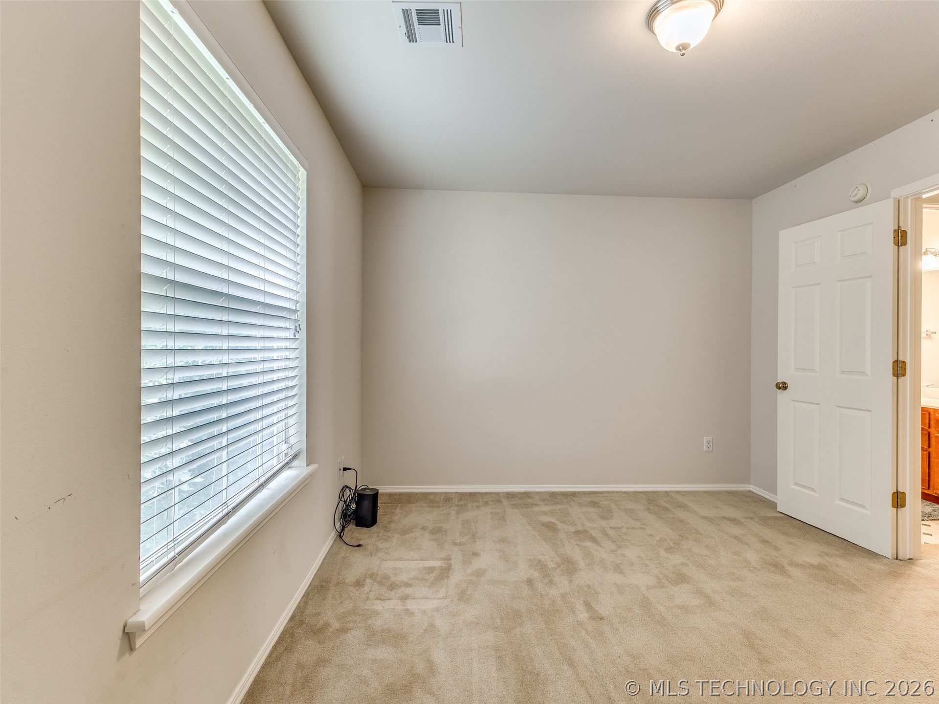 3006 N G Street Property Photo 26