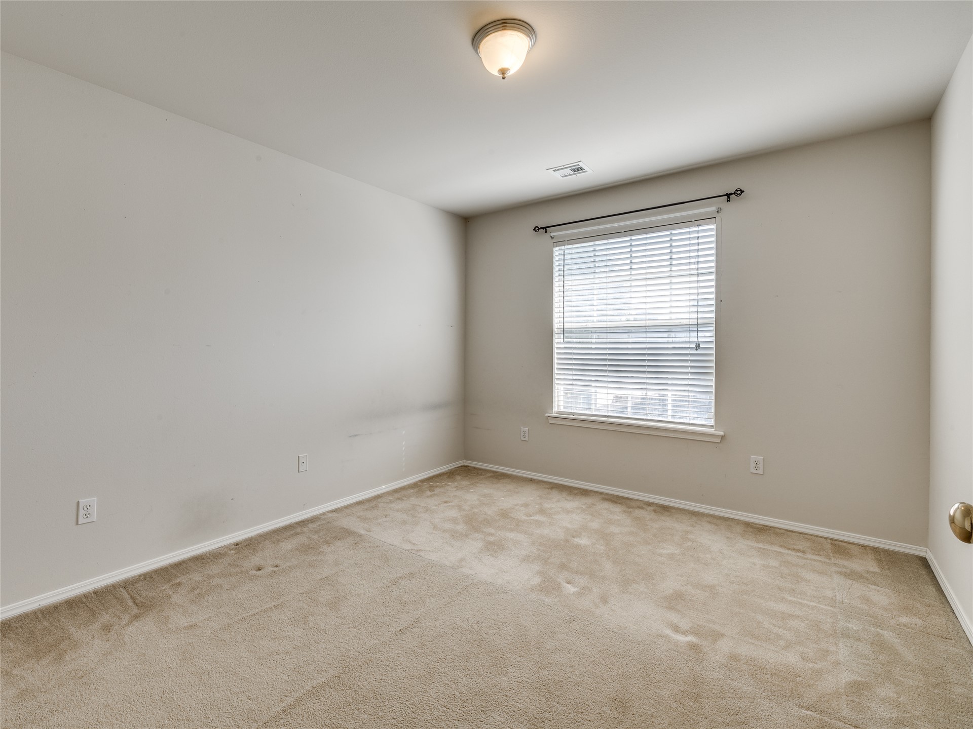 3006 N G Street Property Photo 32
