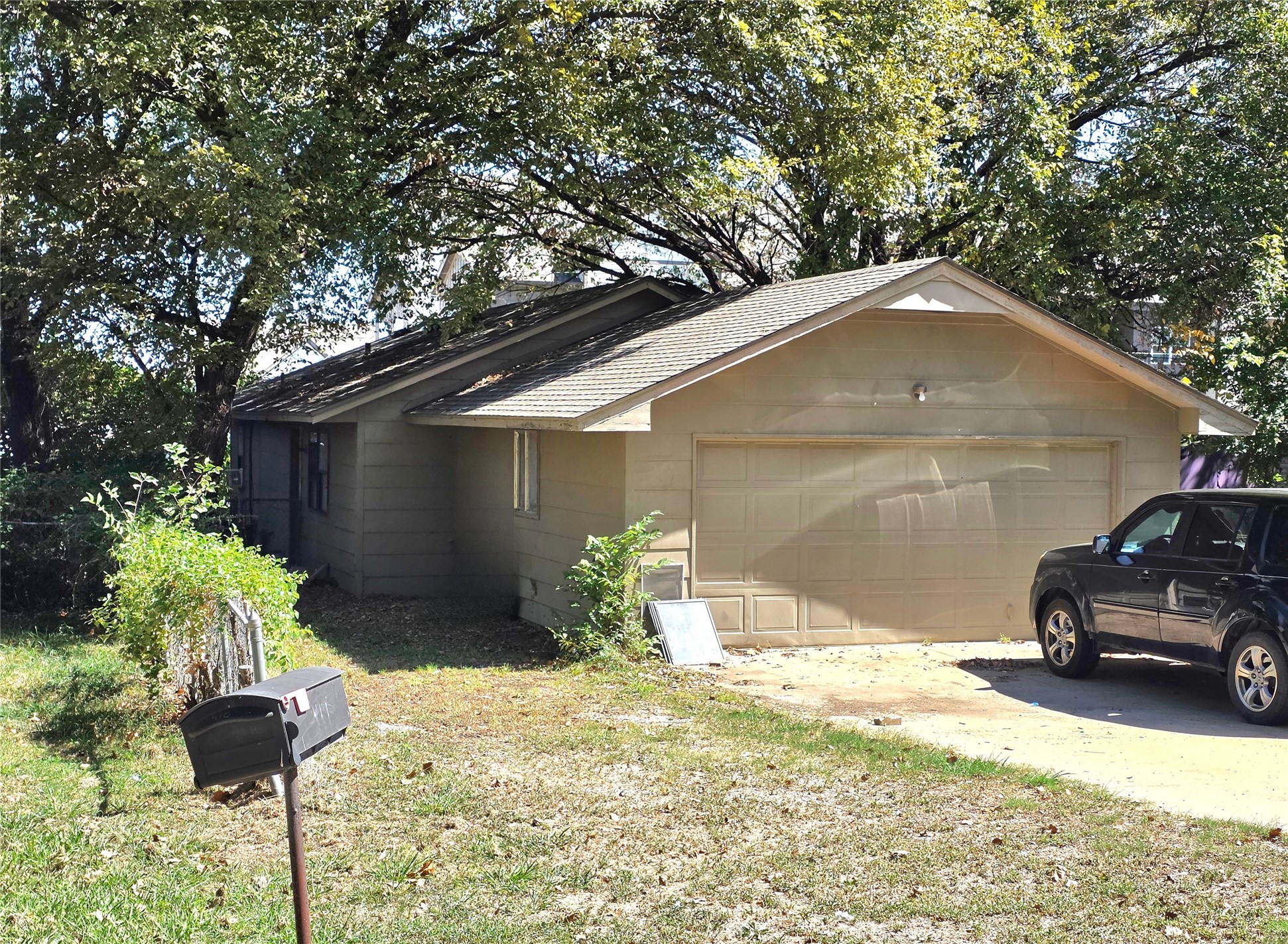 416 N Moore Avenue Property Photo 1