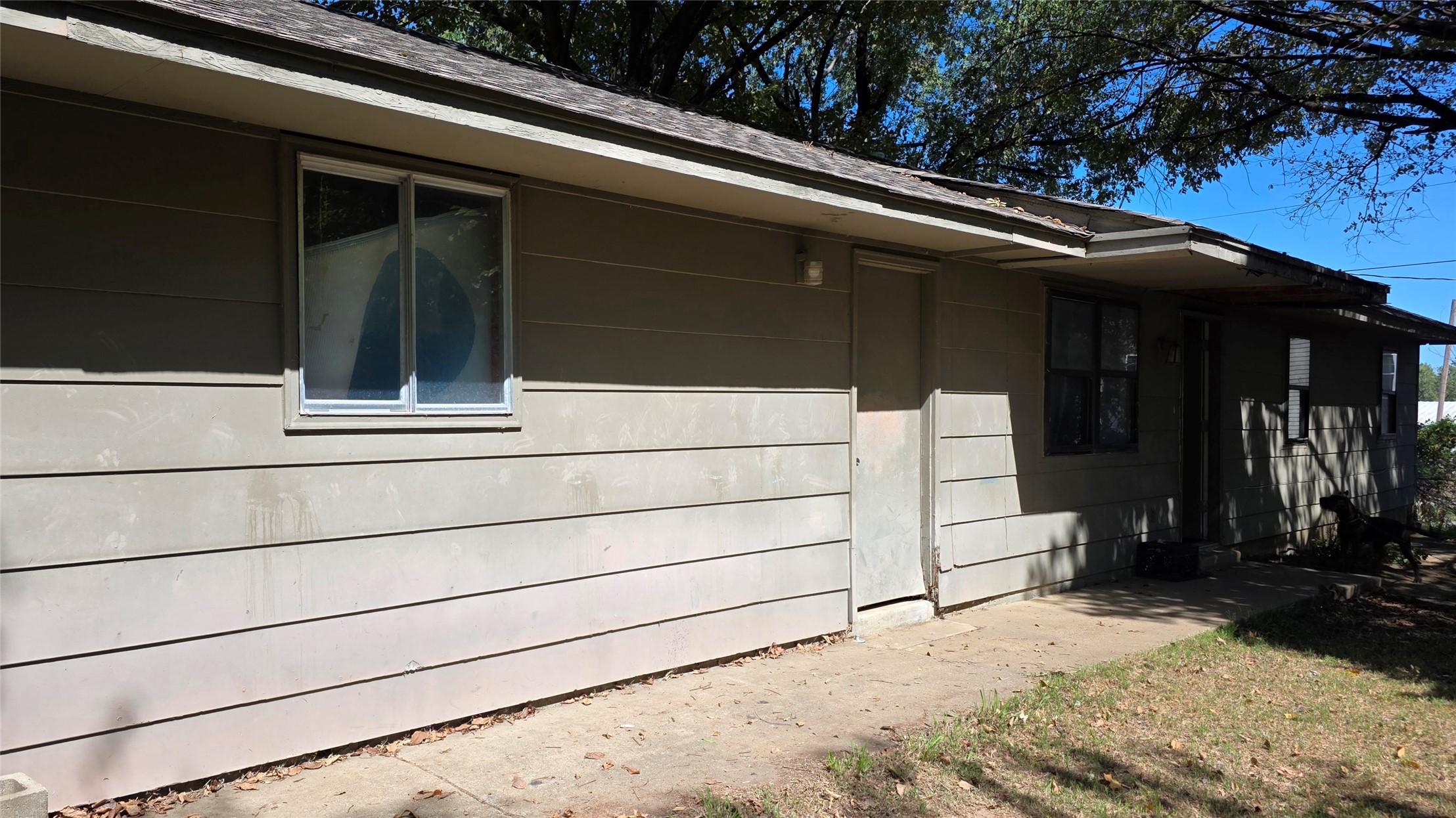 416 N Moore Avenue Property Photo 4