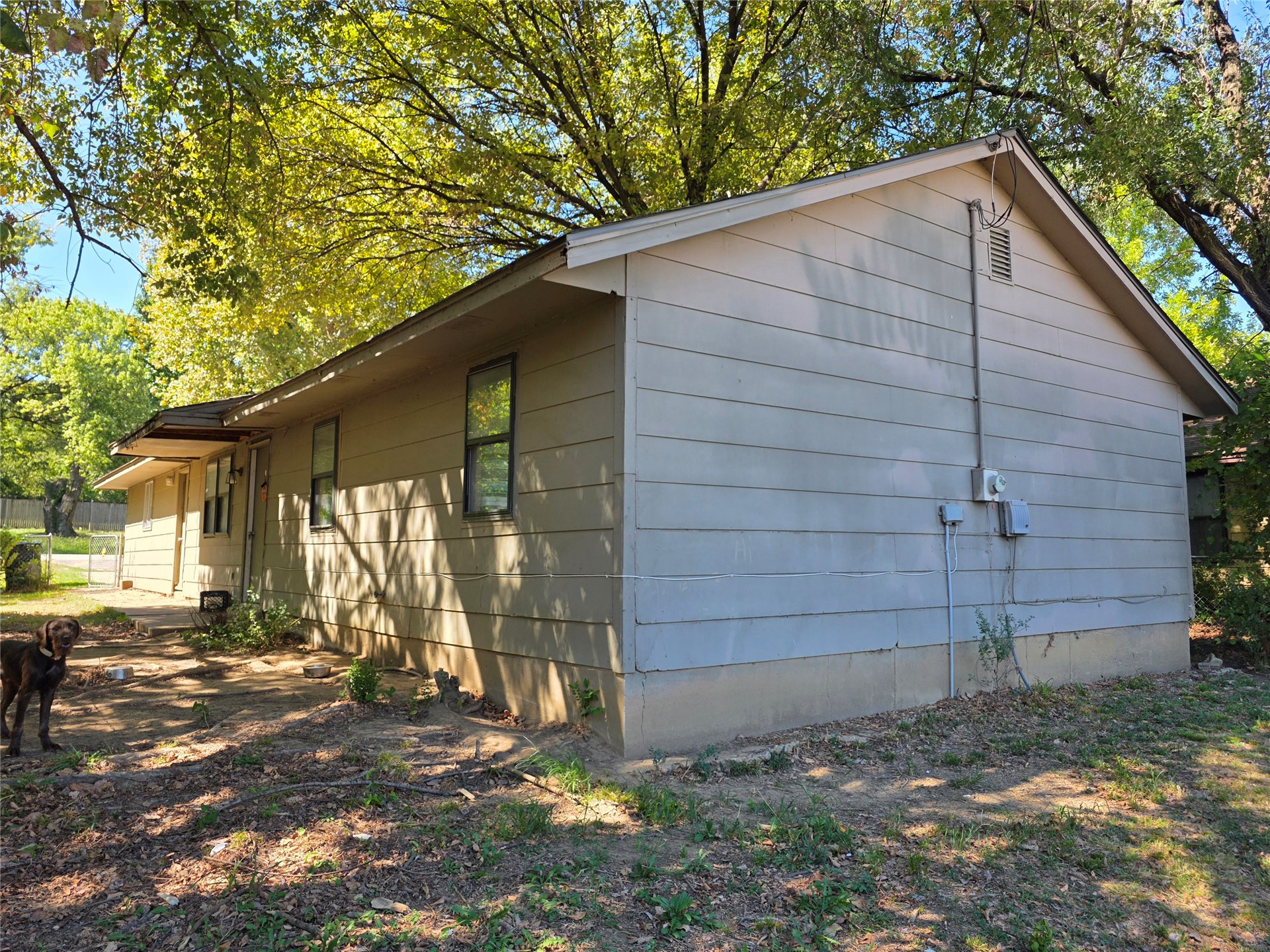 416 N Moore Avenue Property Photo 6