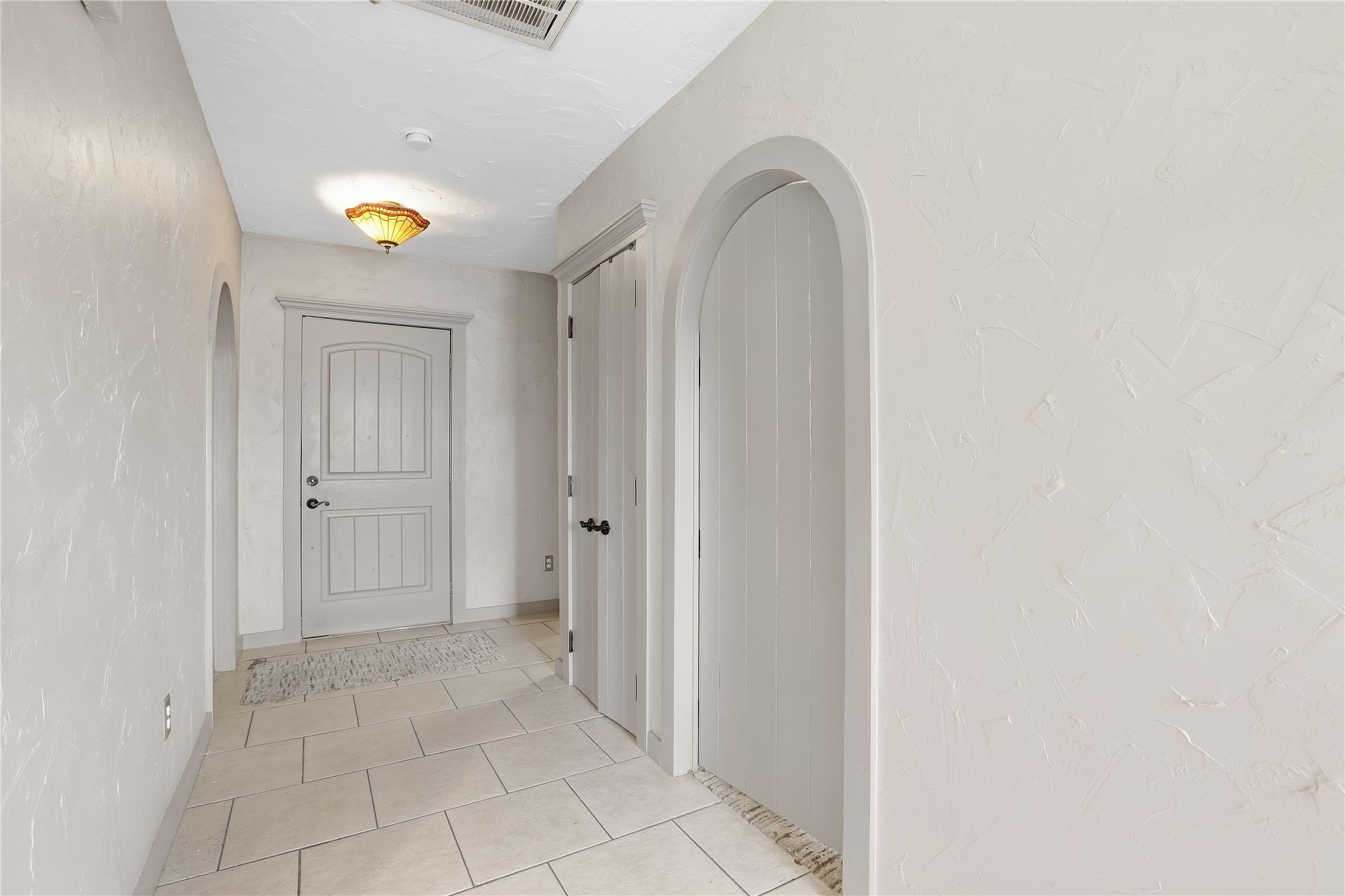 14552 E Lake Drive Property Photo 2