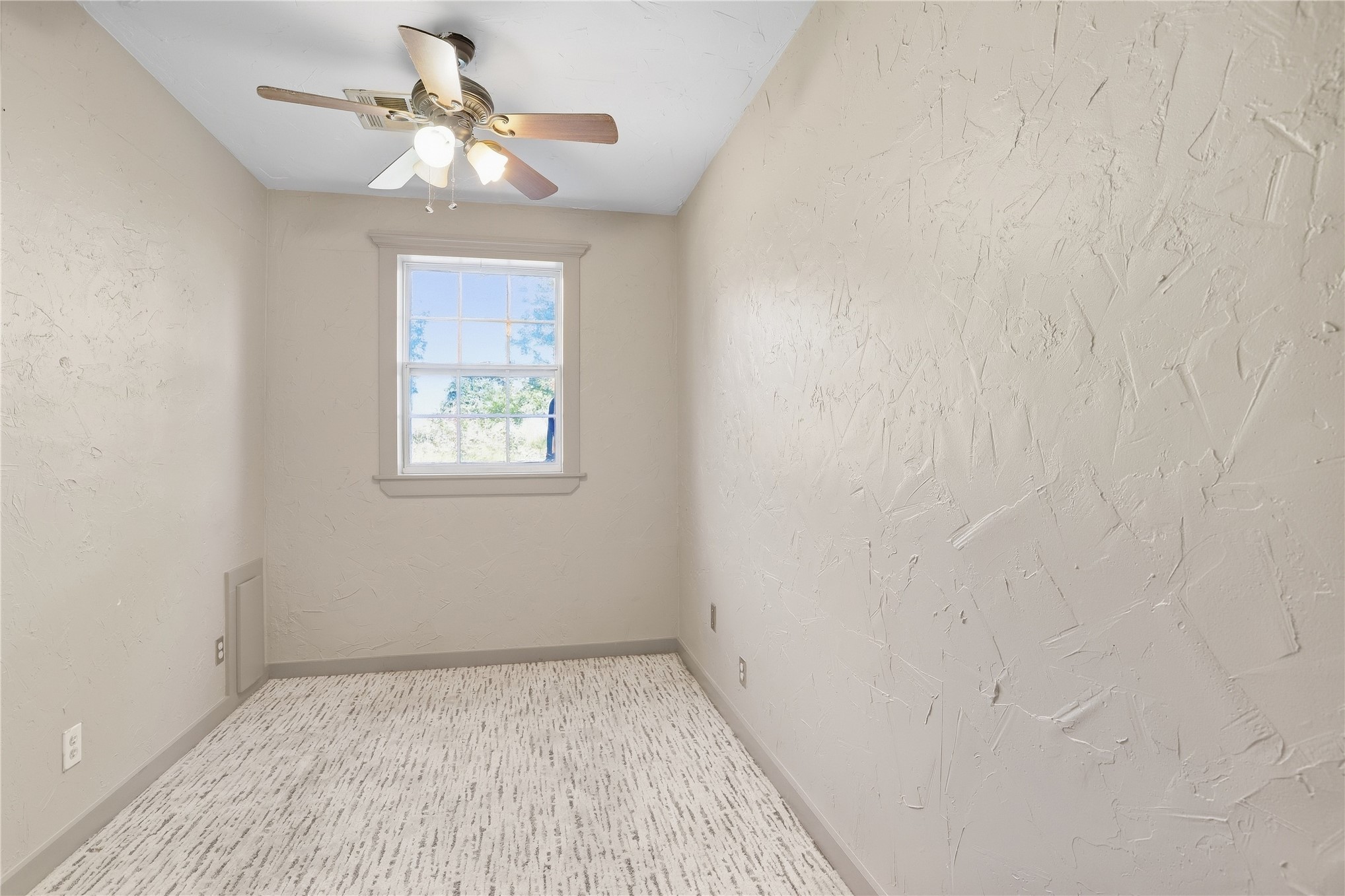 14552 E Lake Drive Property Photo 3