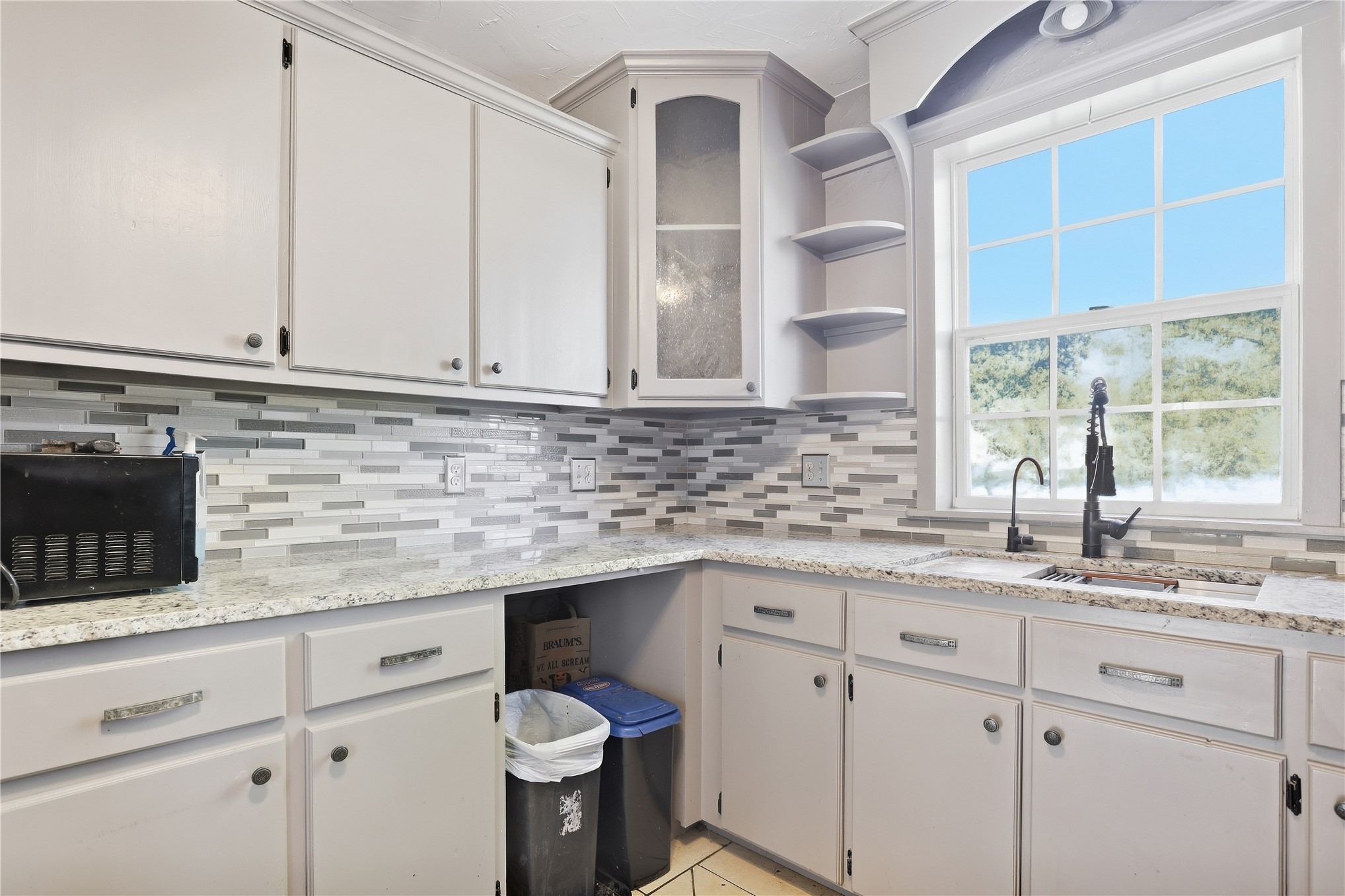 14552 E Lake Drive Property Photo 6
