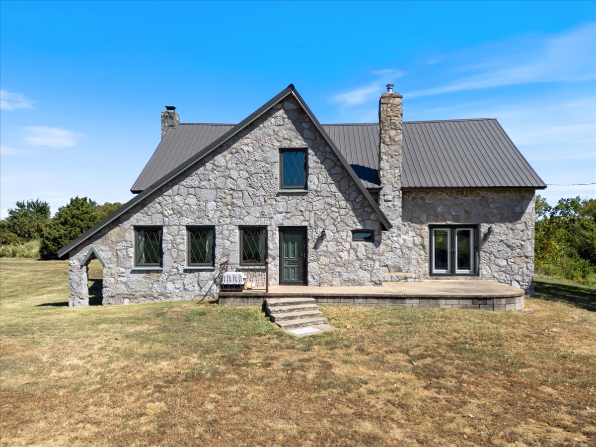 14282 E 530 Road Property Photo 1
