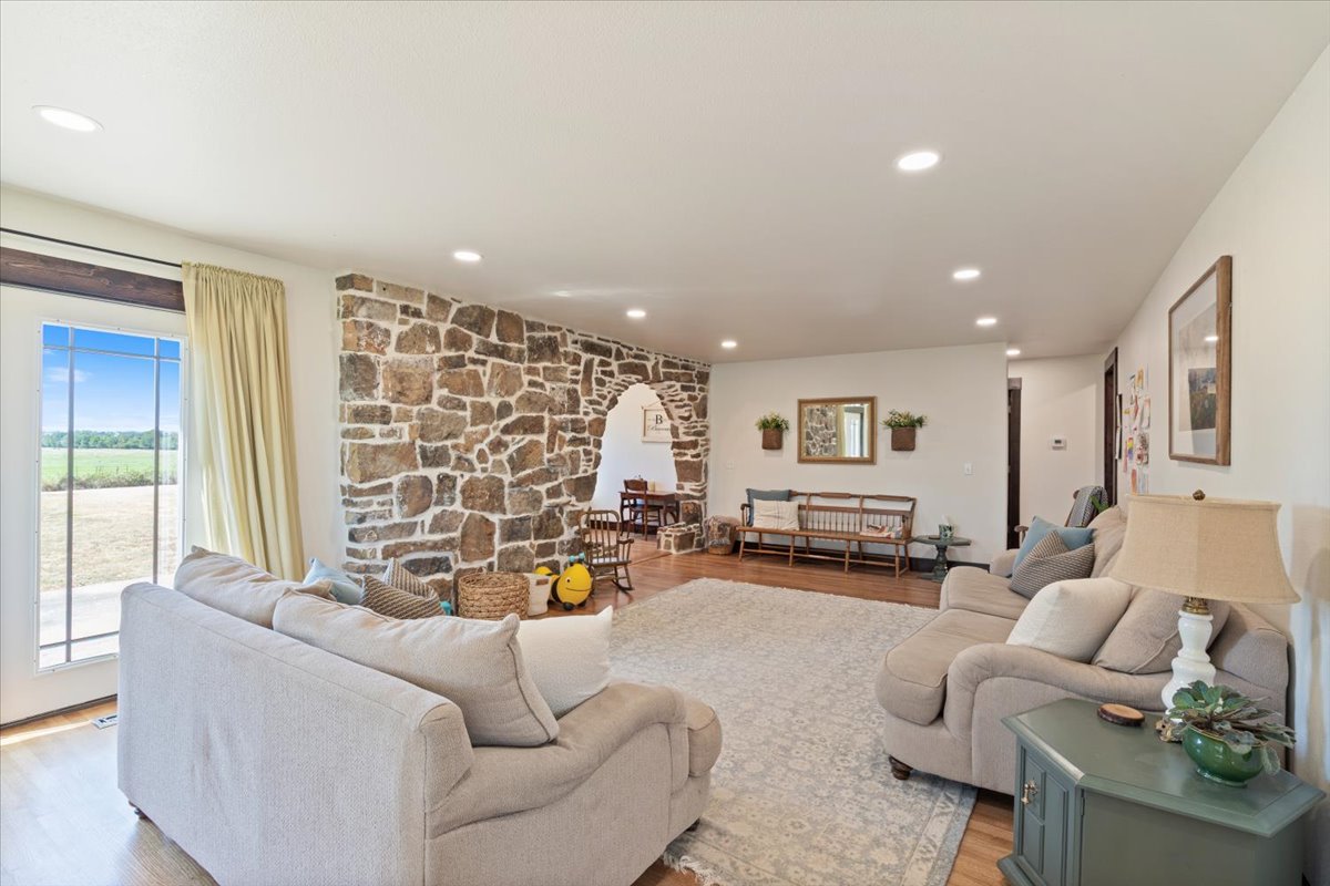 14282 E 530 Road Property Photo 5