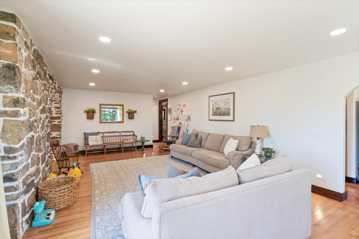 14282 E 530 Road Property Photo 6