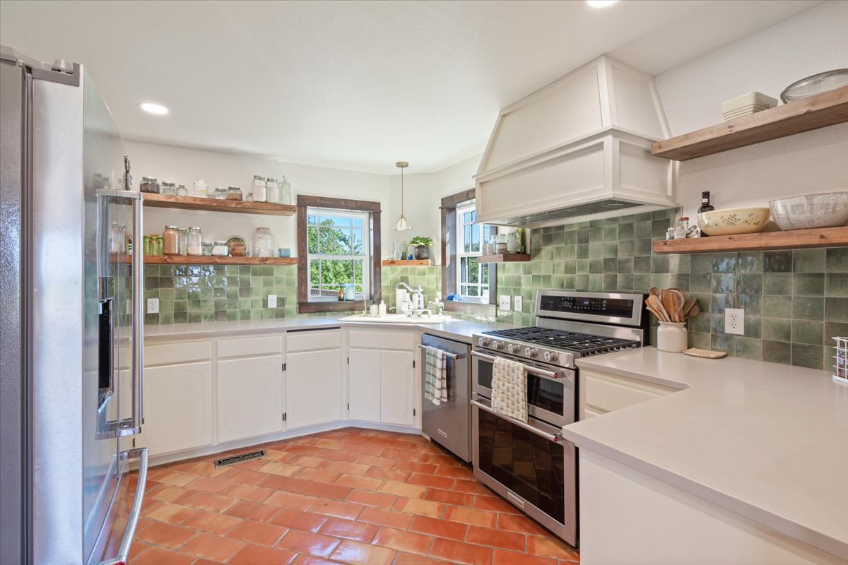 14282 E 530 Road Property Photo 7