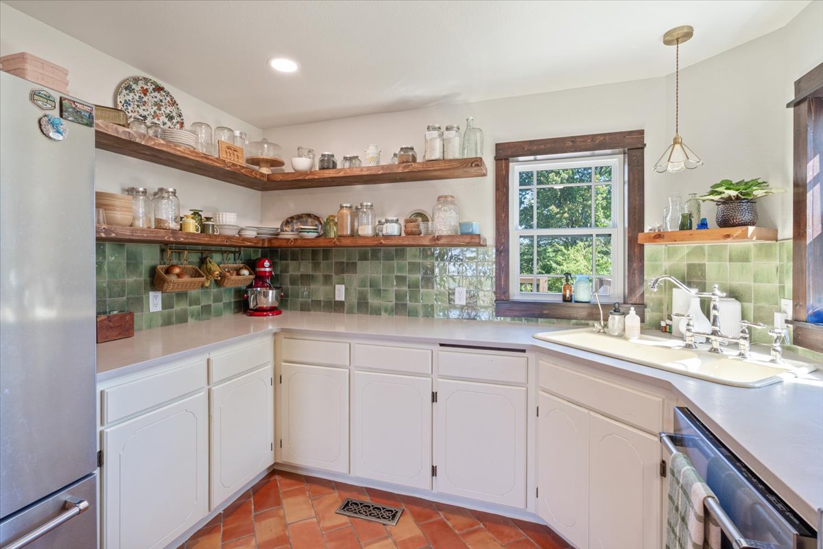 14282 E 530 Road Property Photo 8