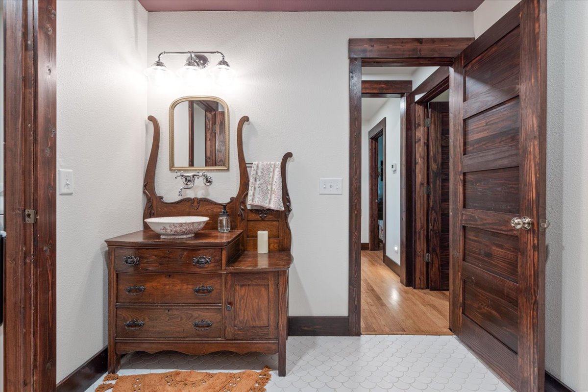 14282 E 530 Road Property Photo 18