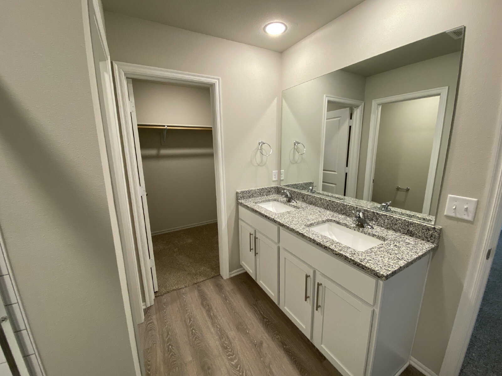 26414 Hann Drive Property Photo 6