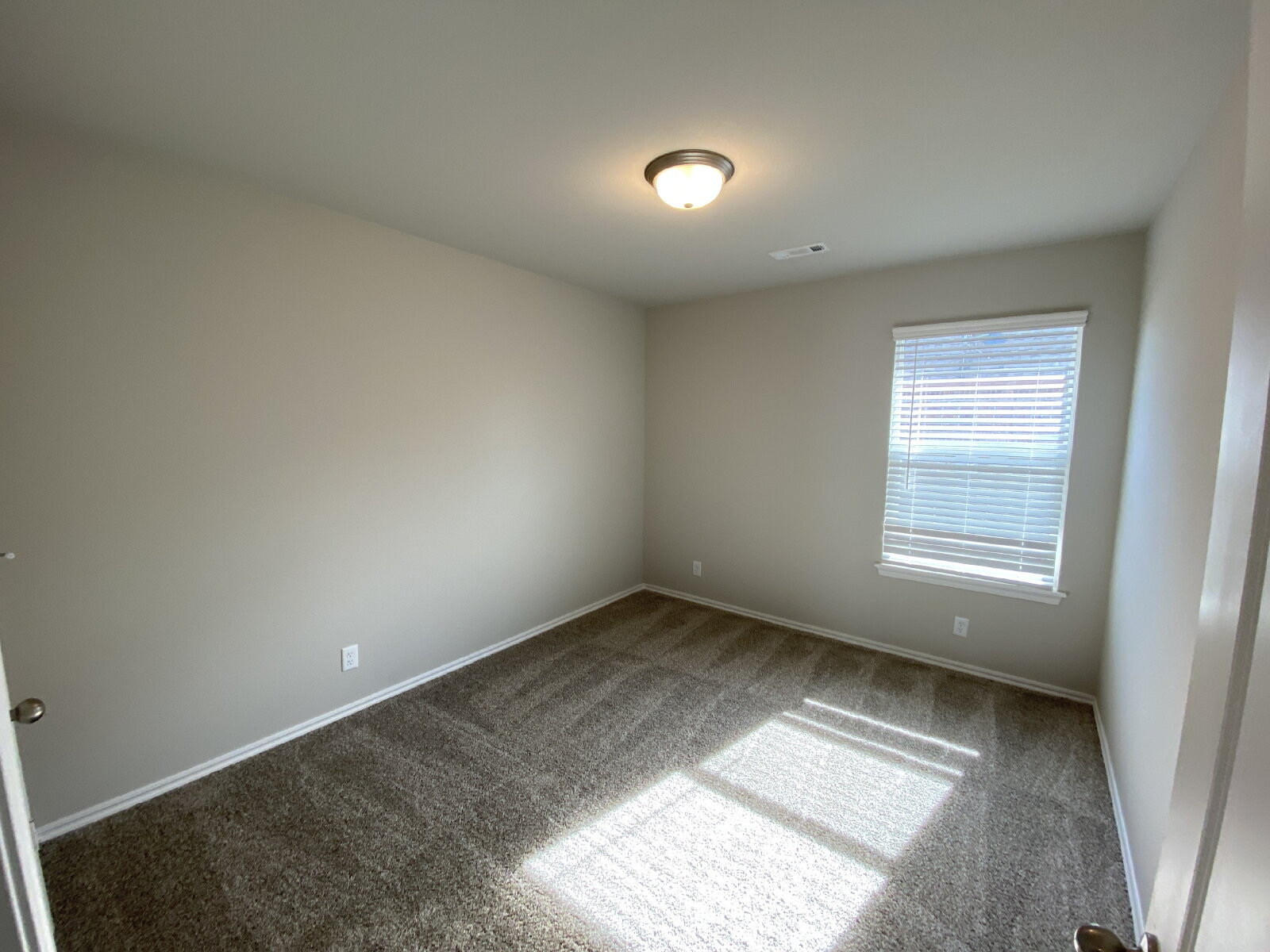 26414 Hann Drive Property Photo 8