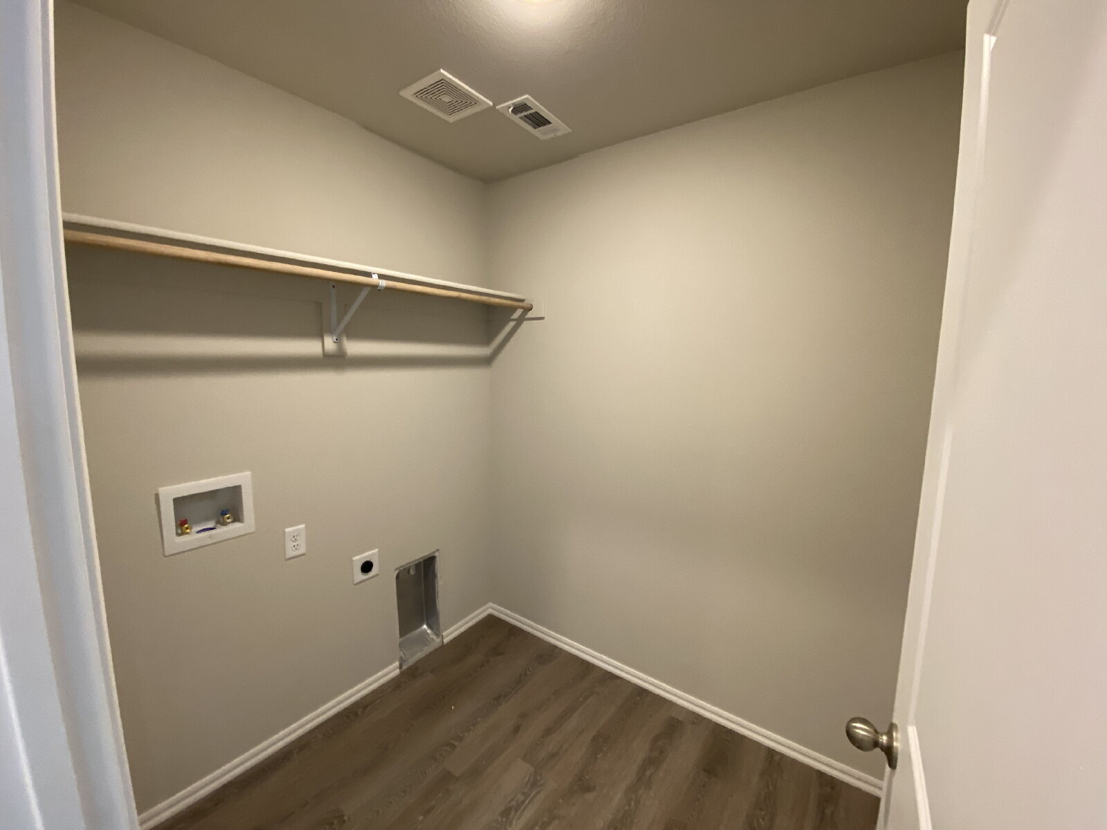 26414 Hann Drive Property Photo 11