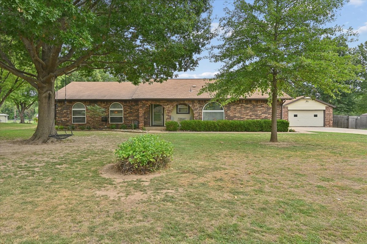 10511 S 200th East Avenue Property Photo 3