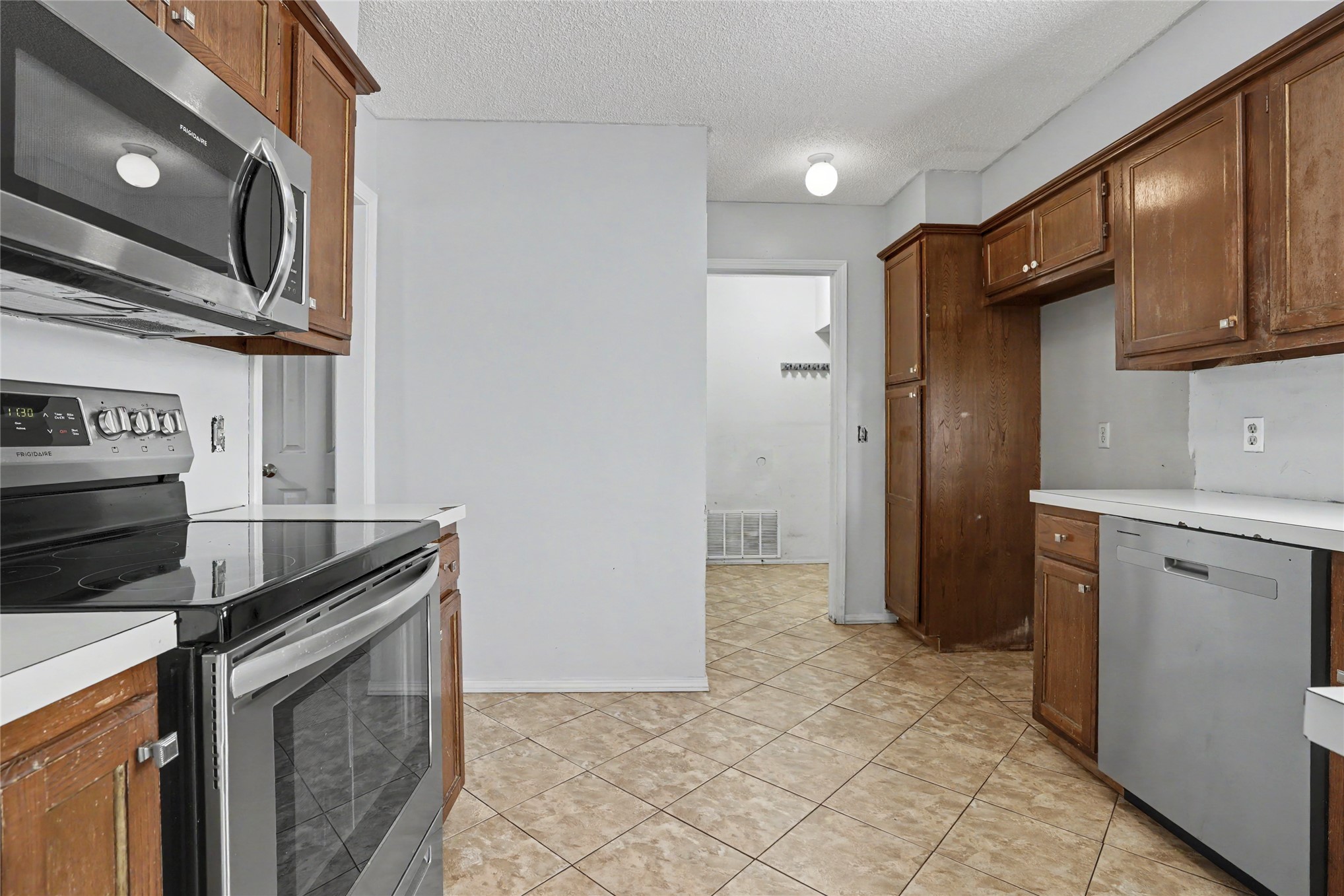 1809 W Gulfport Street Property Photo 9