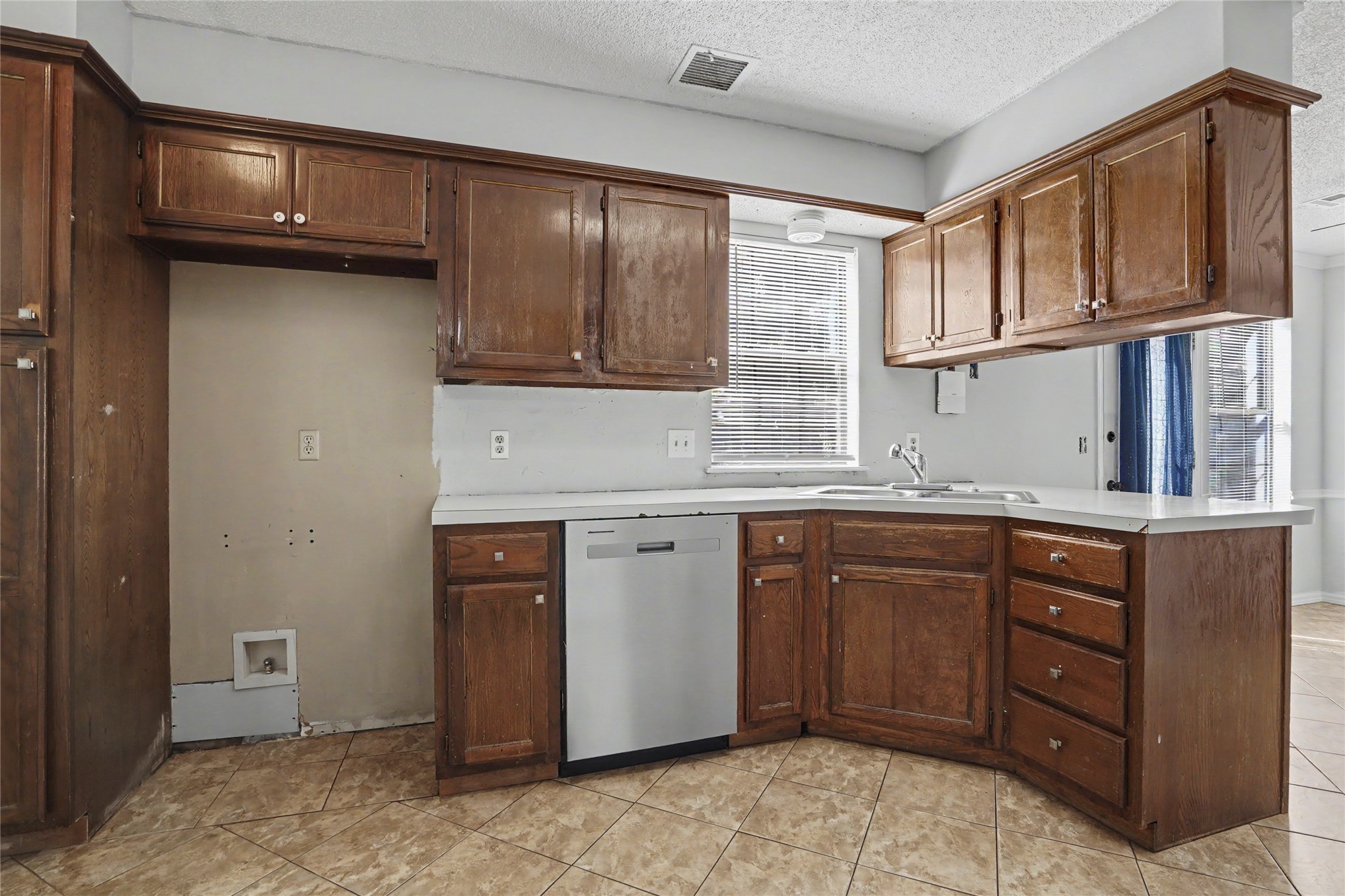 1809 W Gulfport Street Property Photo 11