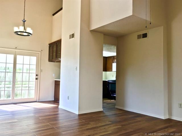 12938 E 28th Place Property Photo 6