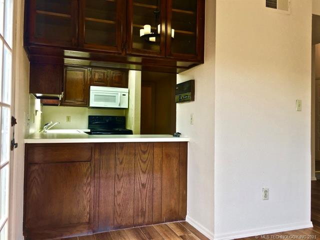 12938 E 28th Place Property Photo 8