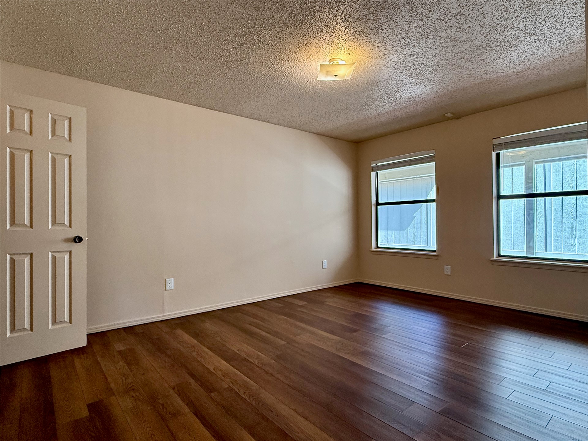 12938 E 28th Place Property Photo 17