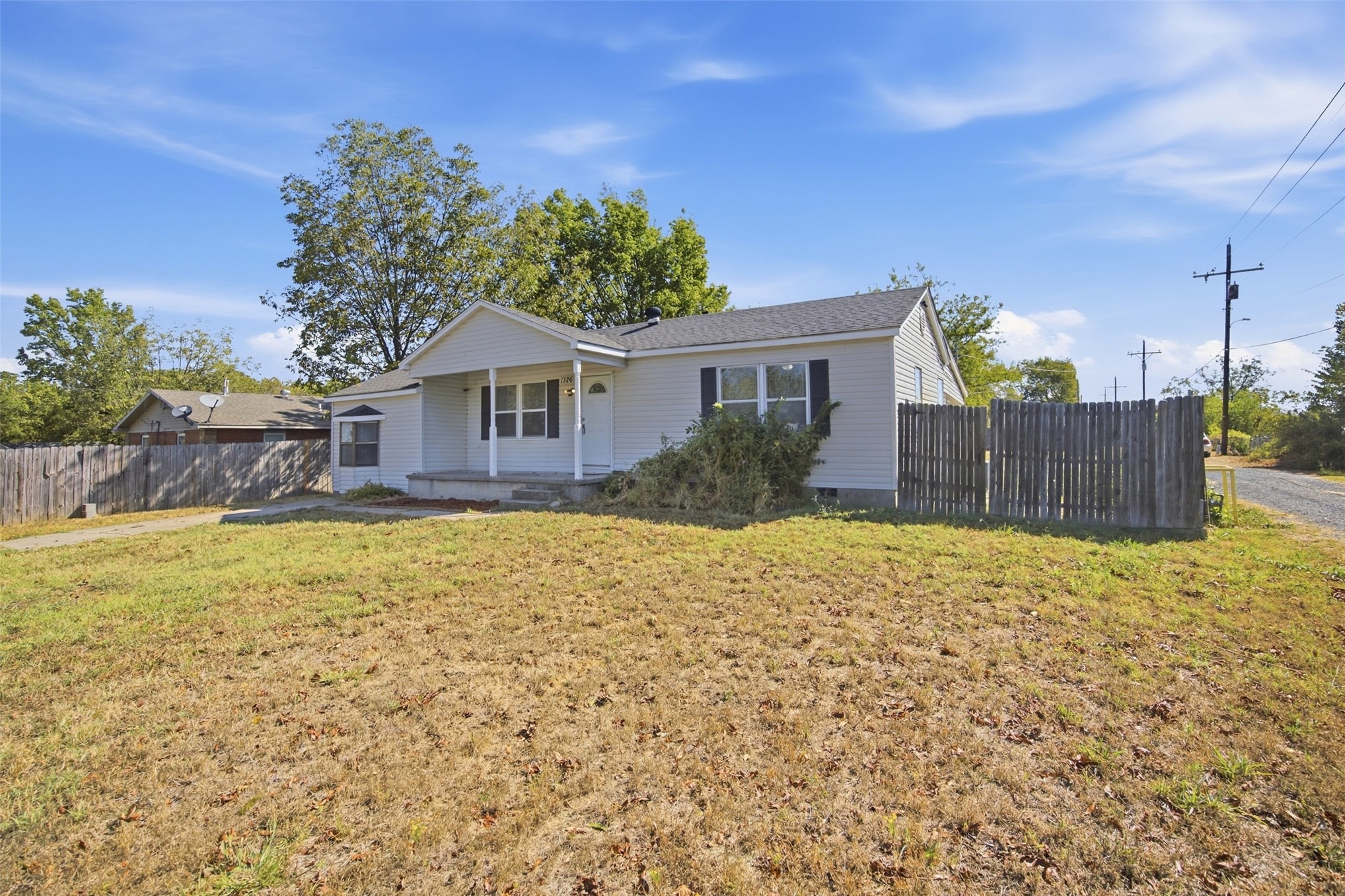 1326 N Hickory Property Photo 1