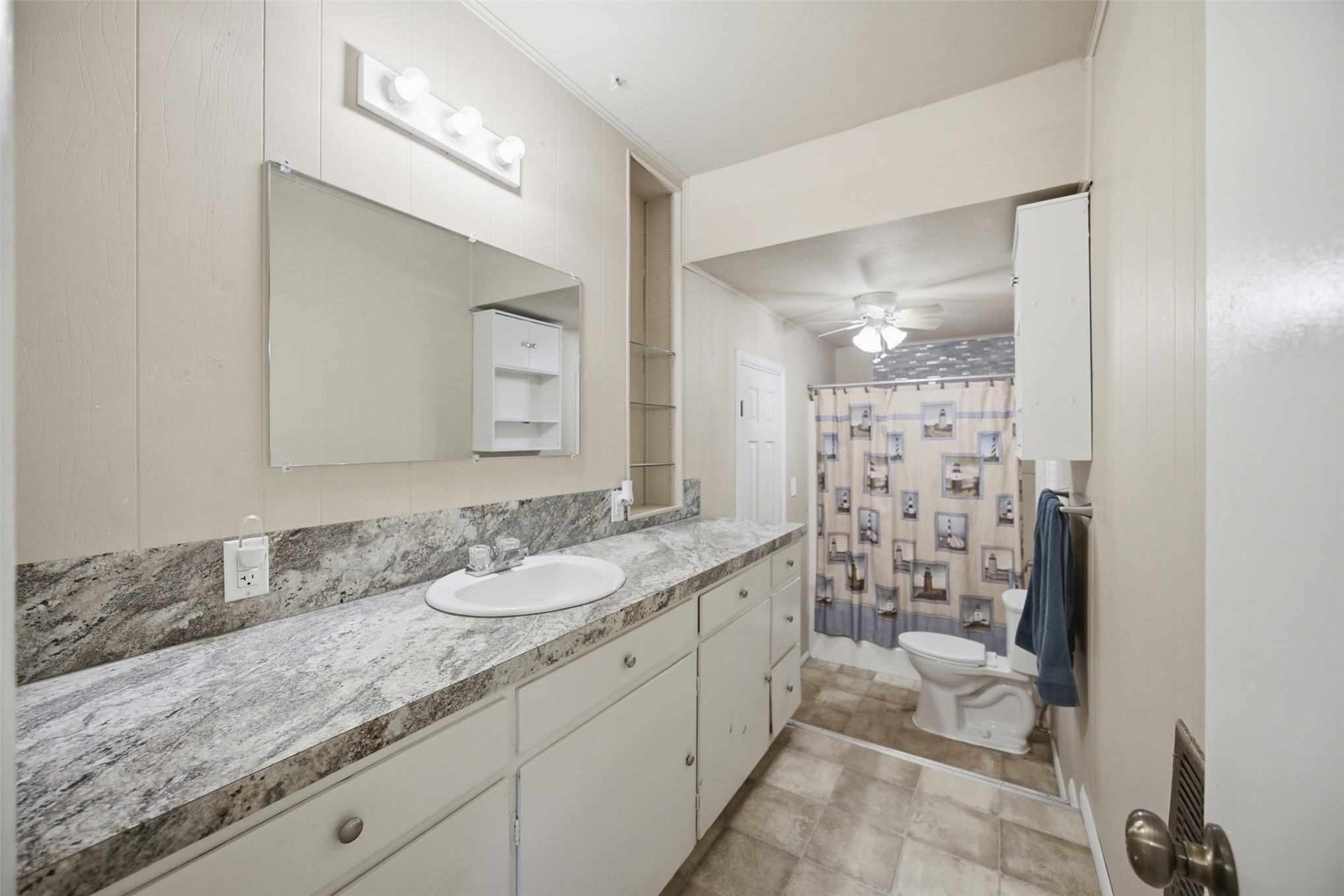 1326 N Hickory Property Photo 11
