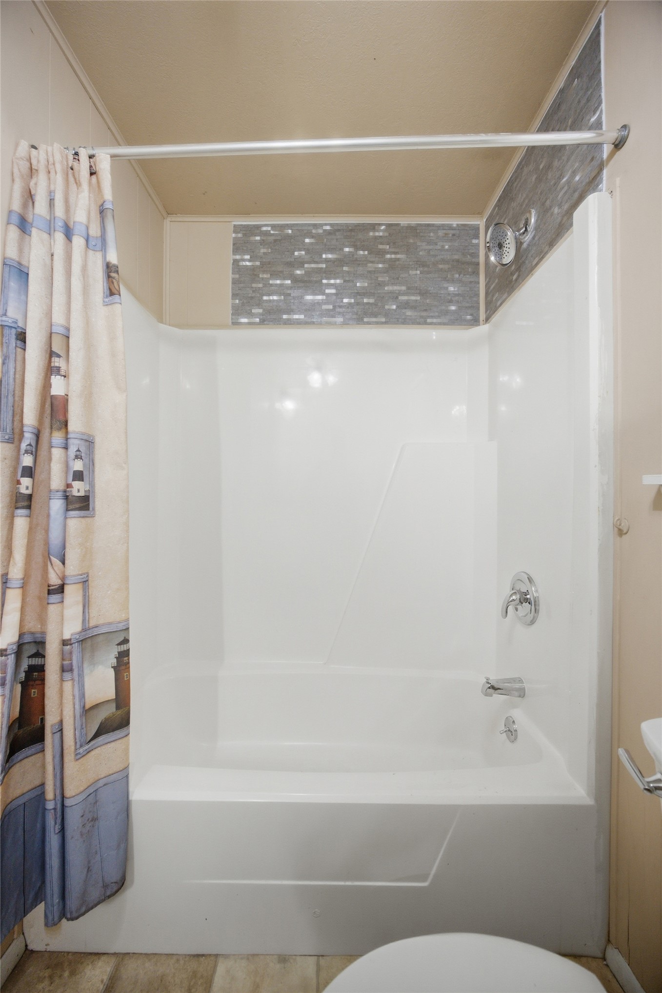 1326 N Hickory Property Photo 14