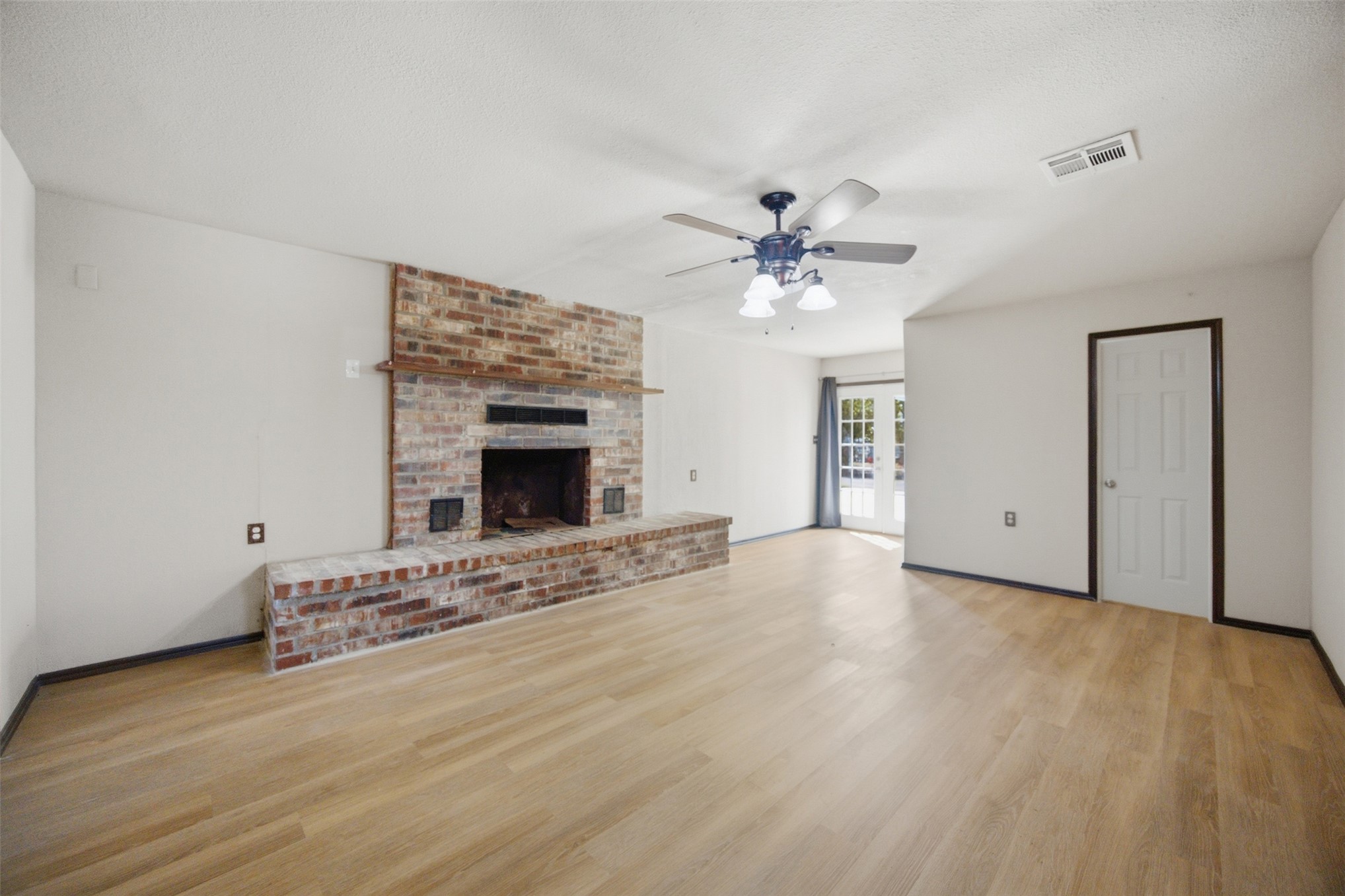 1326 N Hickory Property Photo 15