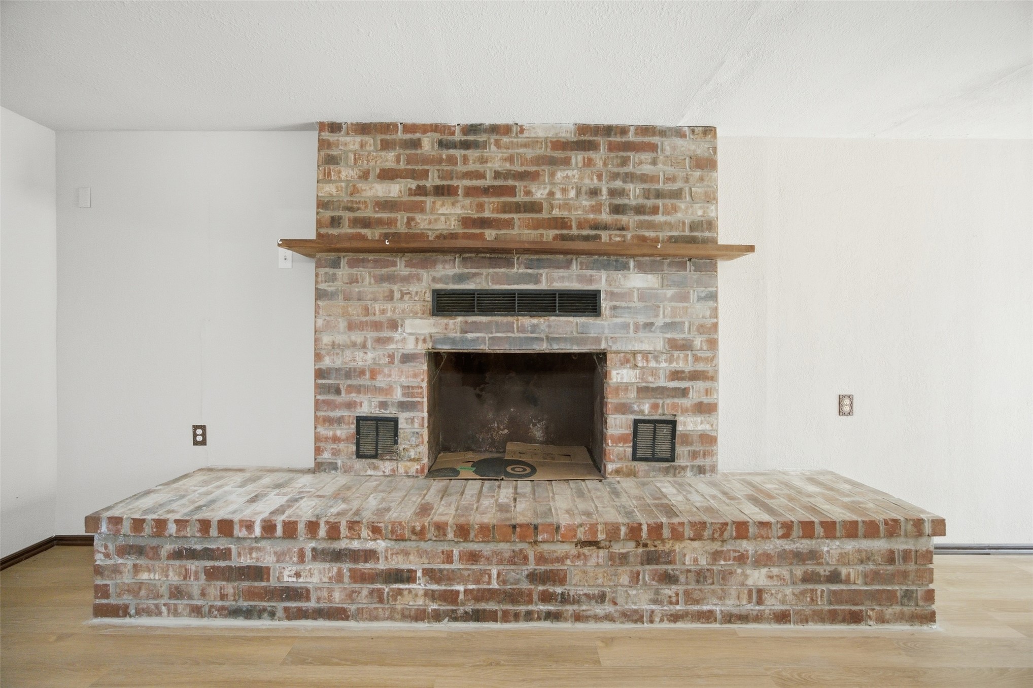 1326 N Hickory Property Photo 16