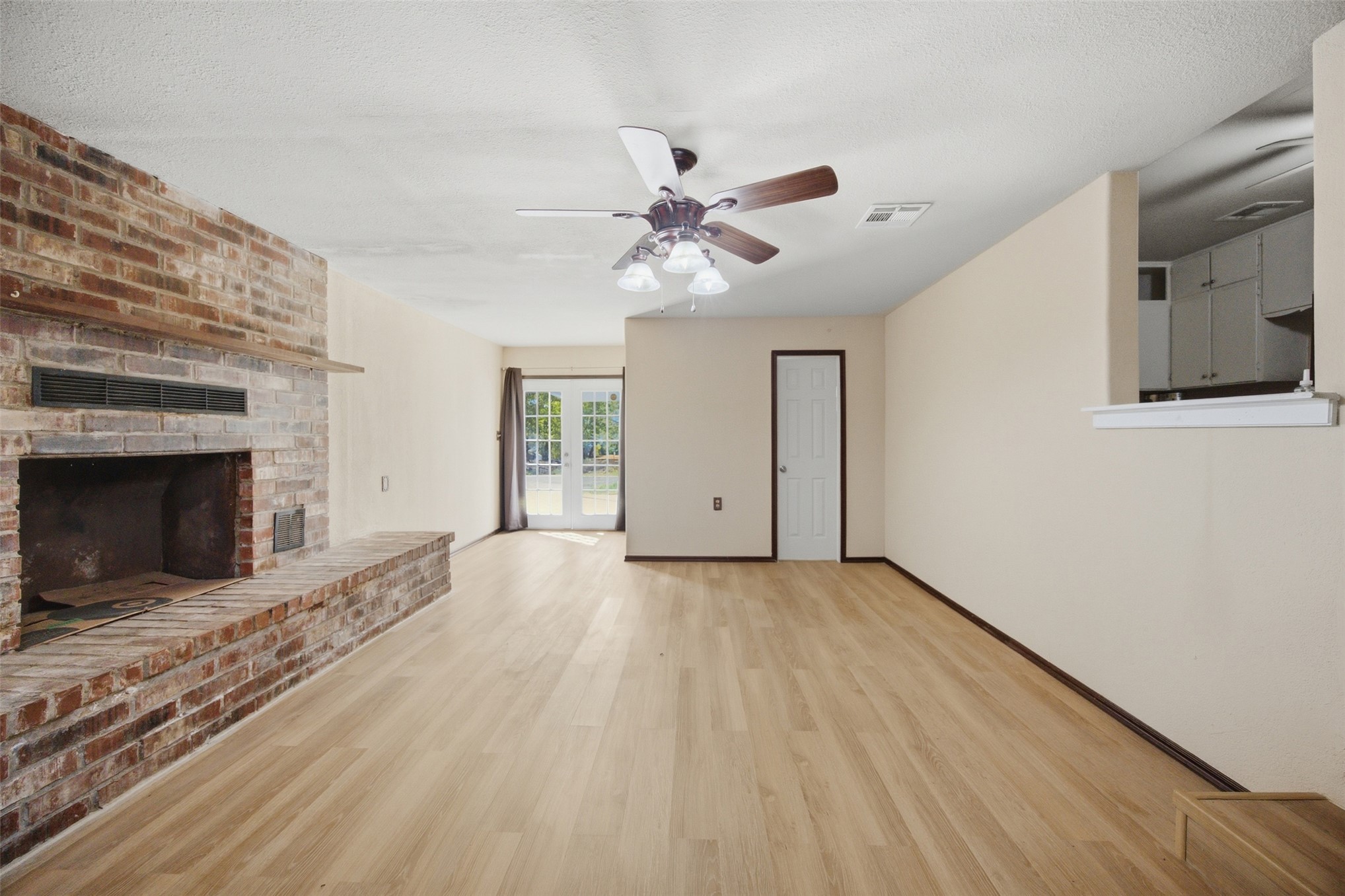 1326 N Hickory Property Photo 17
