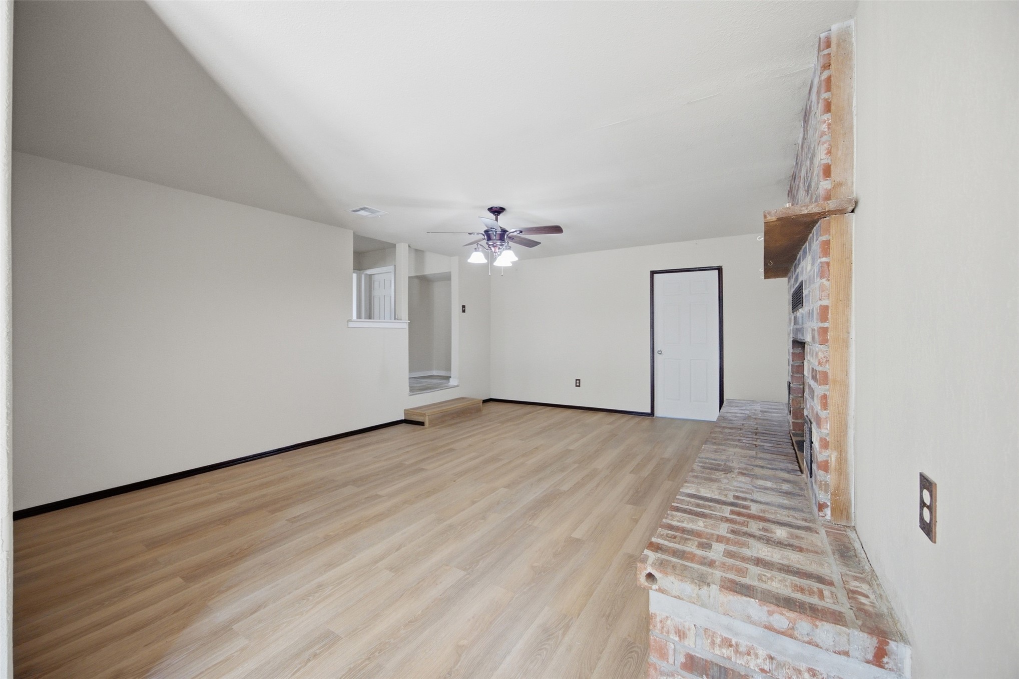 1326 N Hickory Property Photo 18