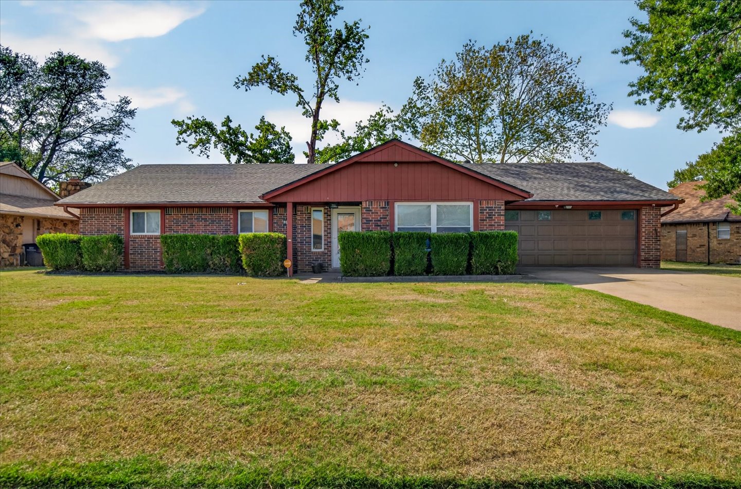 805 Castle Road Property Photo 1