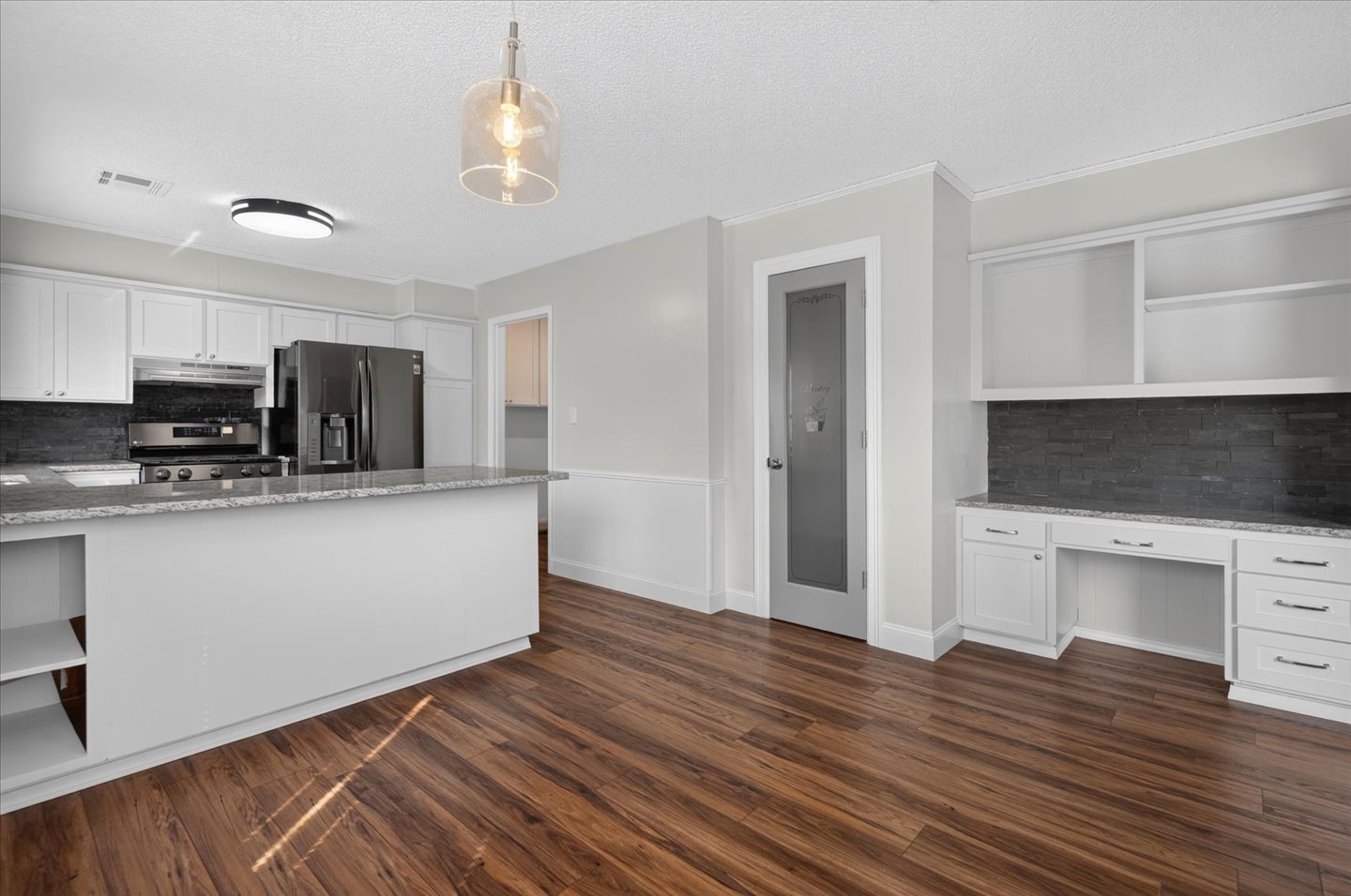 805 Castle Road Property Photo 10
